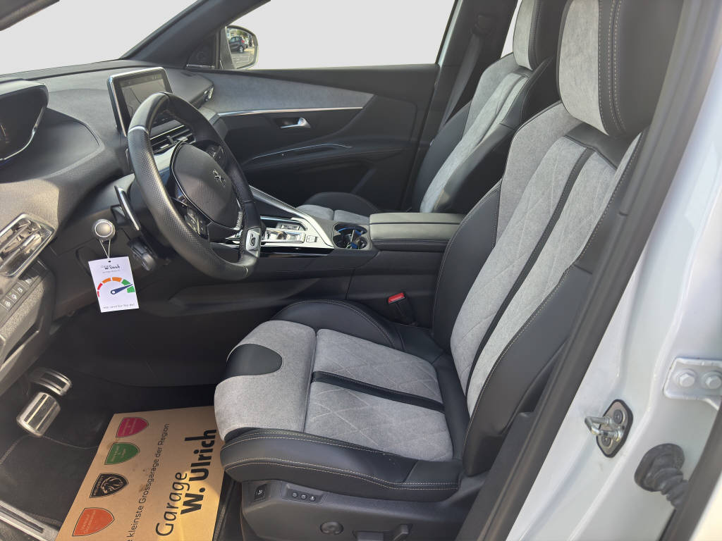 PEUGEOT 3008 1.6 Plug-in Hybrid4 GT-image-8