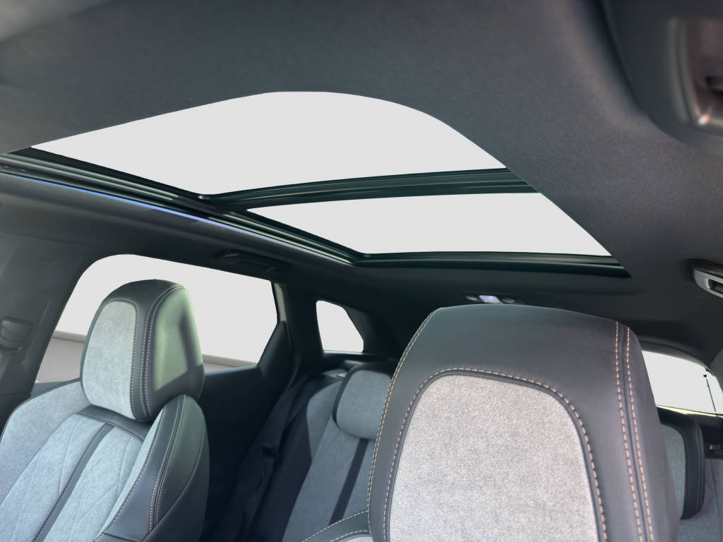 PEUGEOT 3008 1.6 Plug-in Hybrid4 GT-image-14