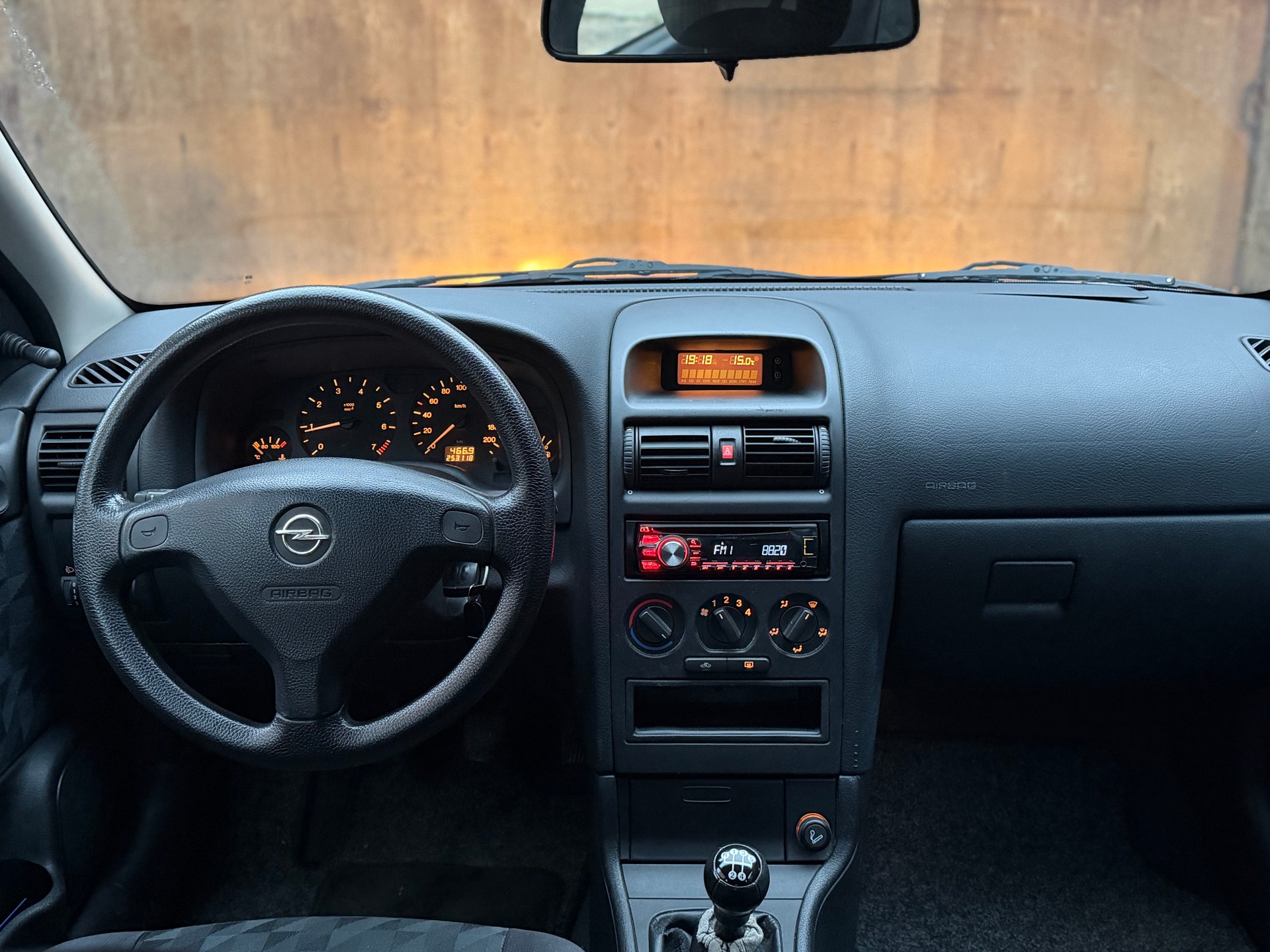 OPEL Astra 1.4i 16V Club-image-12
