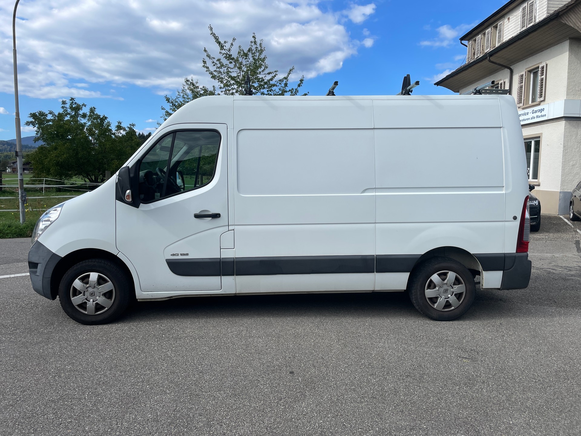 RENAULT Master T35 2.3dCi L2H2-image-1