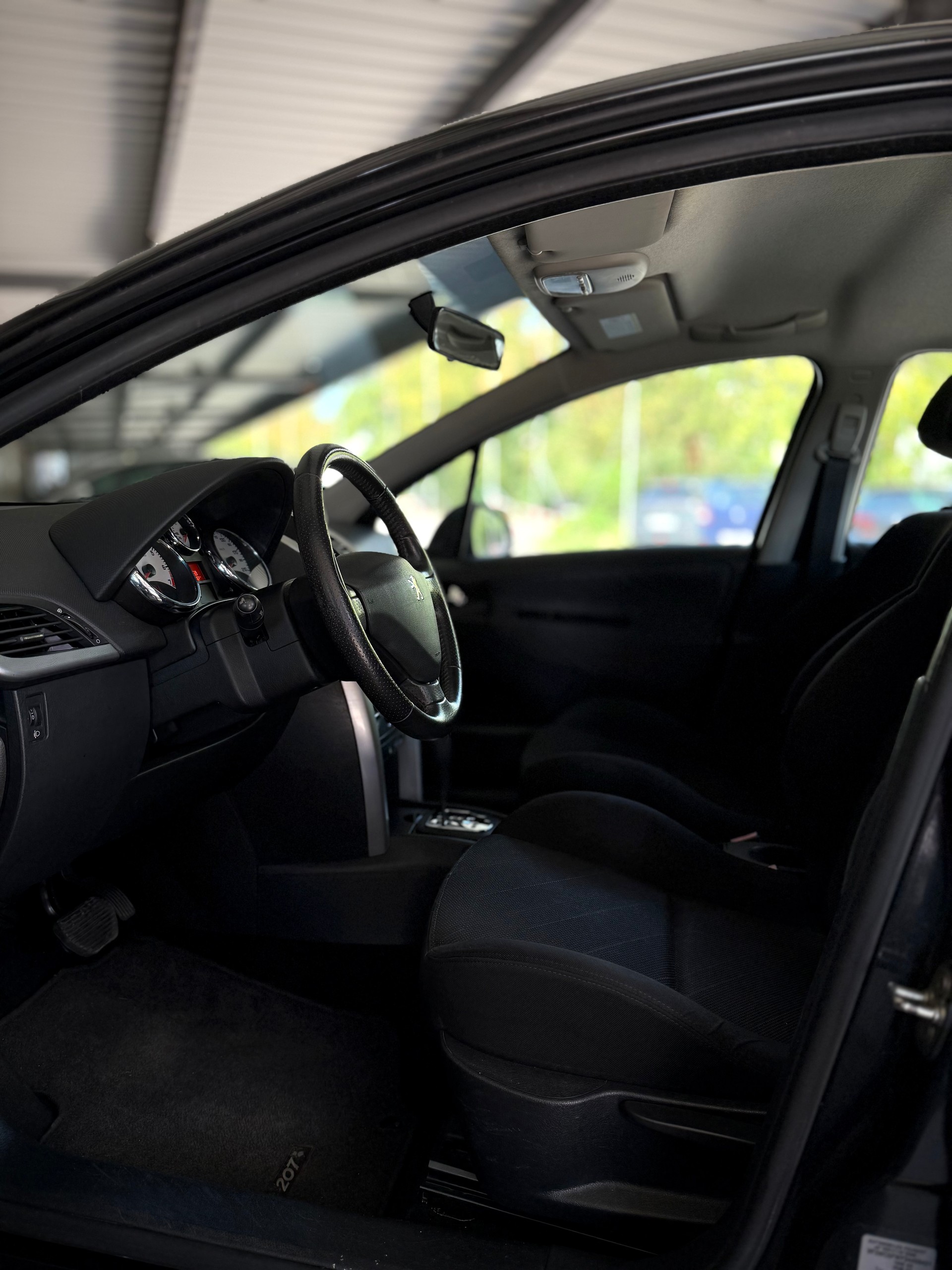 PEUGEOT 207 1.6 16V Sport Automatic-image-12