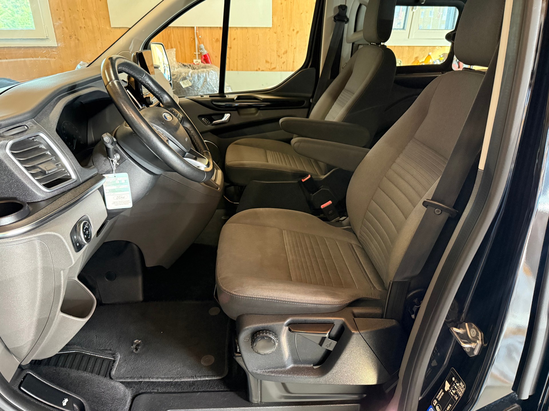 FORD Tourneo Custom 310 L1H1 Titanium SelectShift A-image-6