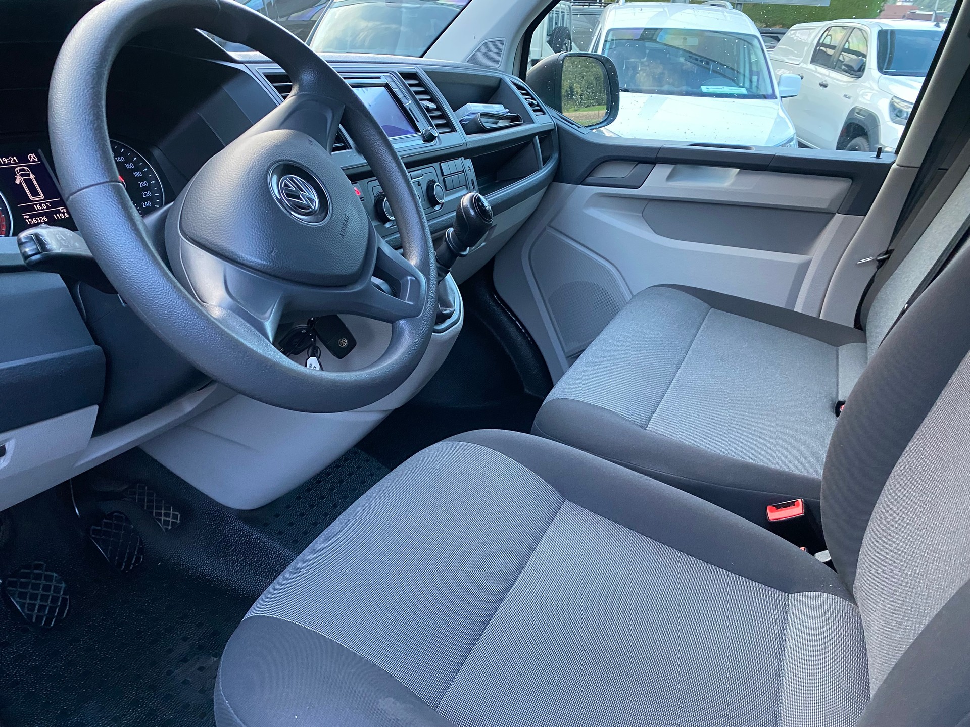VW T6 2.0 TDI 4Motion-image-2