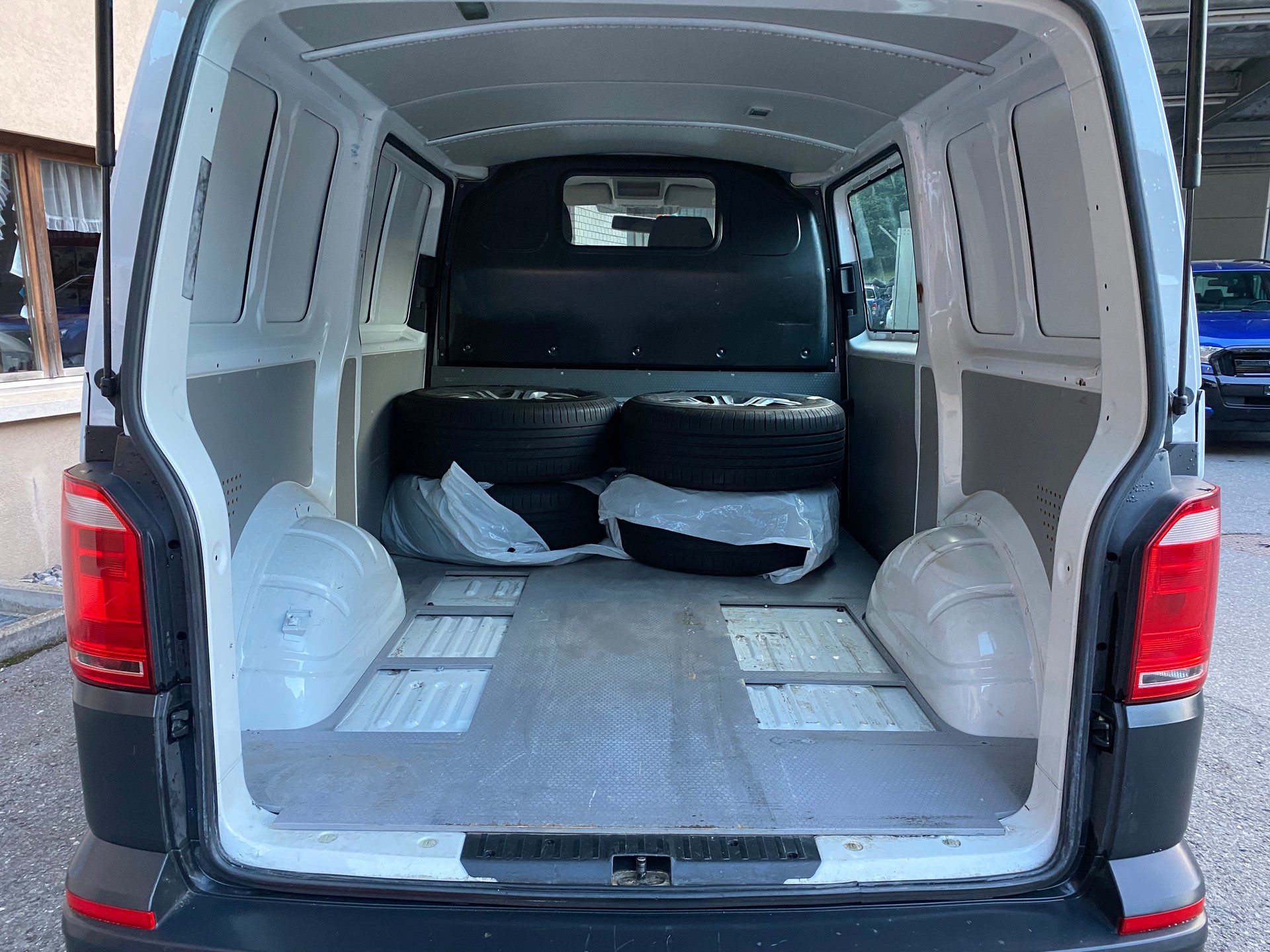 VW T6 2.0 TDI 4Motion-image-5