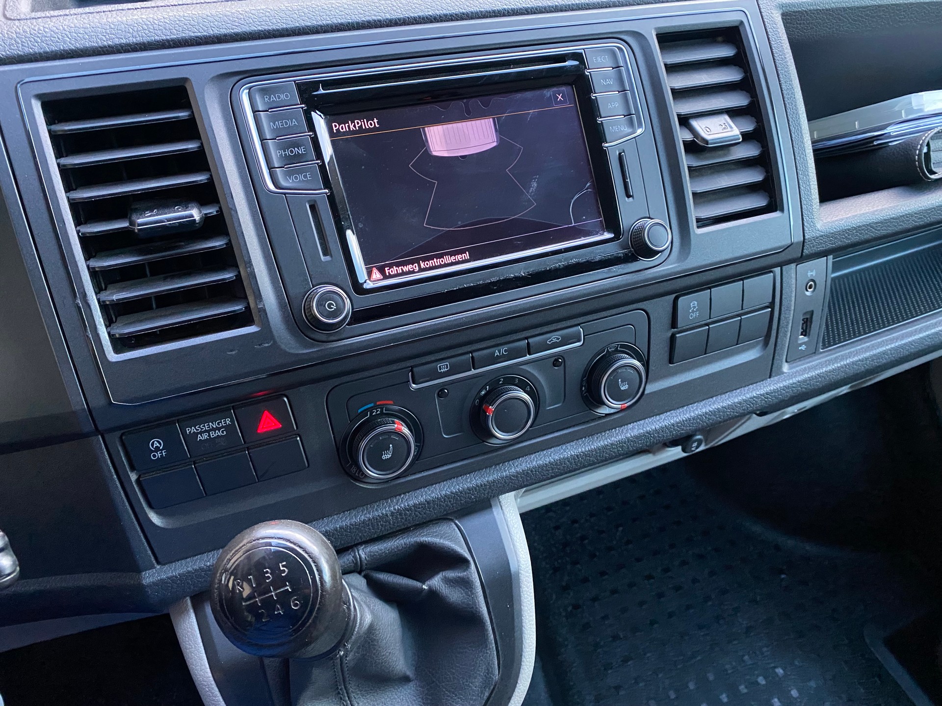 VW T6 2.0 TDI 4Motion-image-3