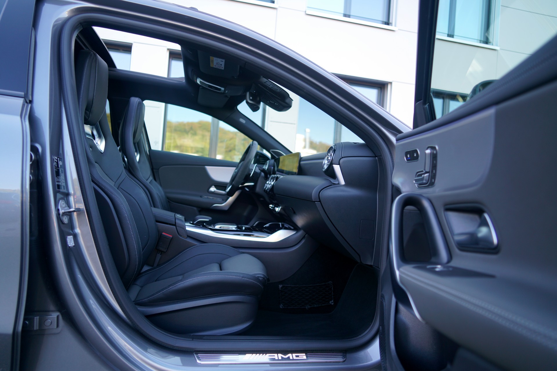 MERCEDES-BENZ A 45 S AMG 4Matic+ Speedshift (CH)-image-14