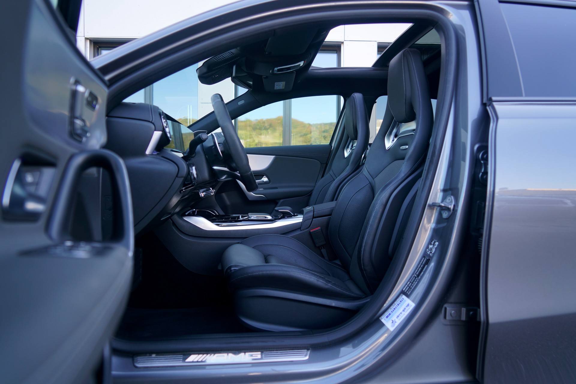 MERCEDES-BENZ A 45 S AMG 4Matic+ Speedshift (CH)-image-11