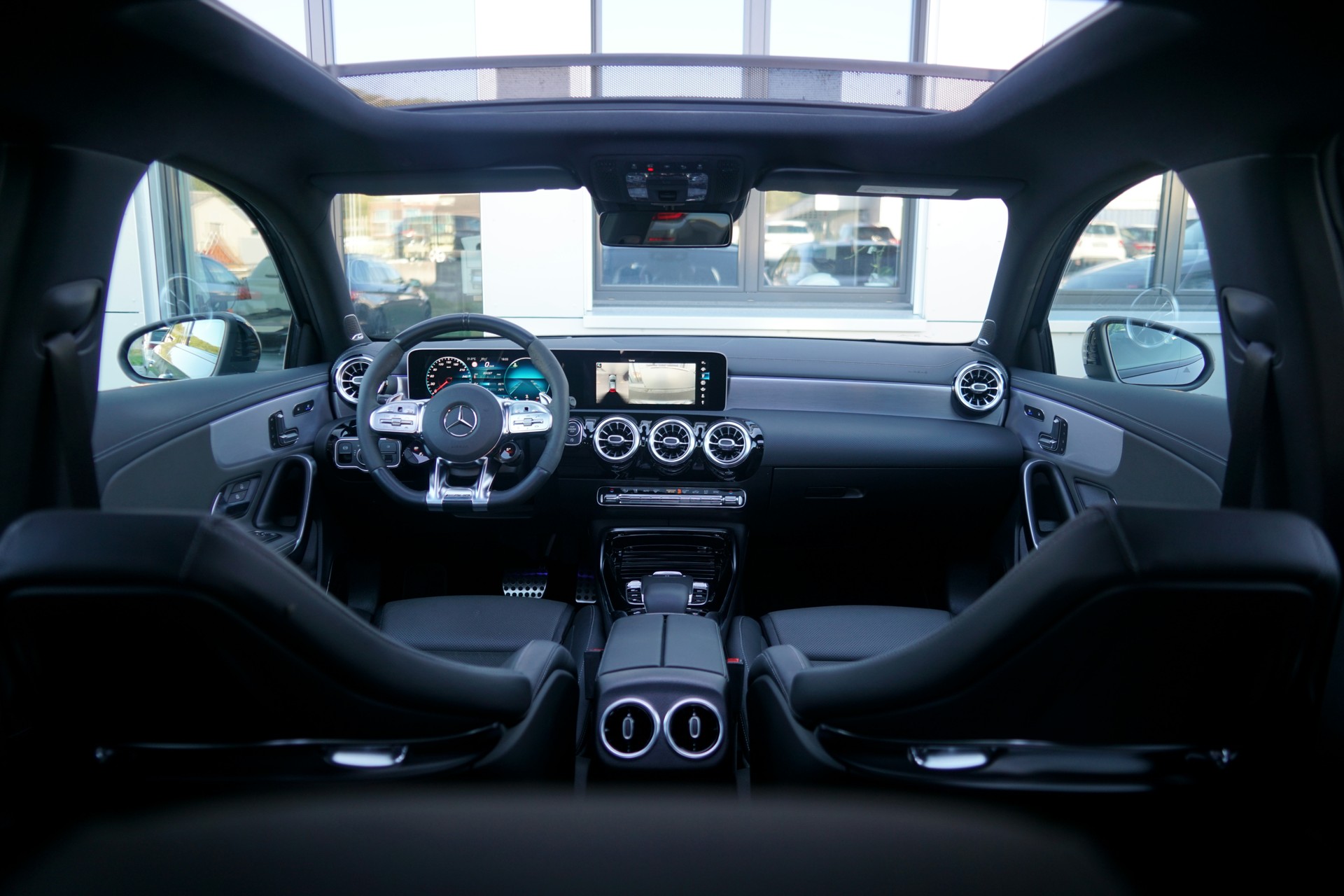 MERCEDES-BENZ A 45 S AMG 4Matic+ Speedshift (CH)-image-7