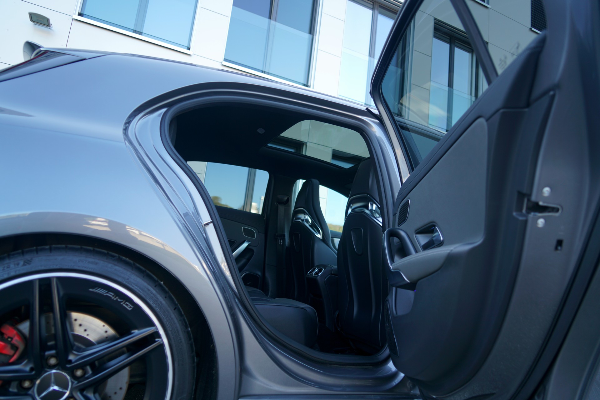 MERCEDES-BENZ A 45 S AMG 4Matic+ Speedshift (CH)-image-13