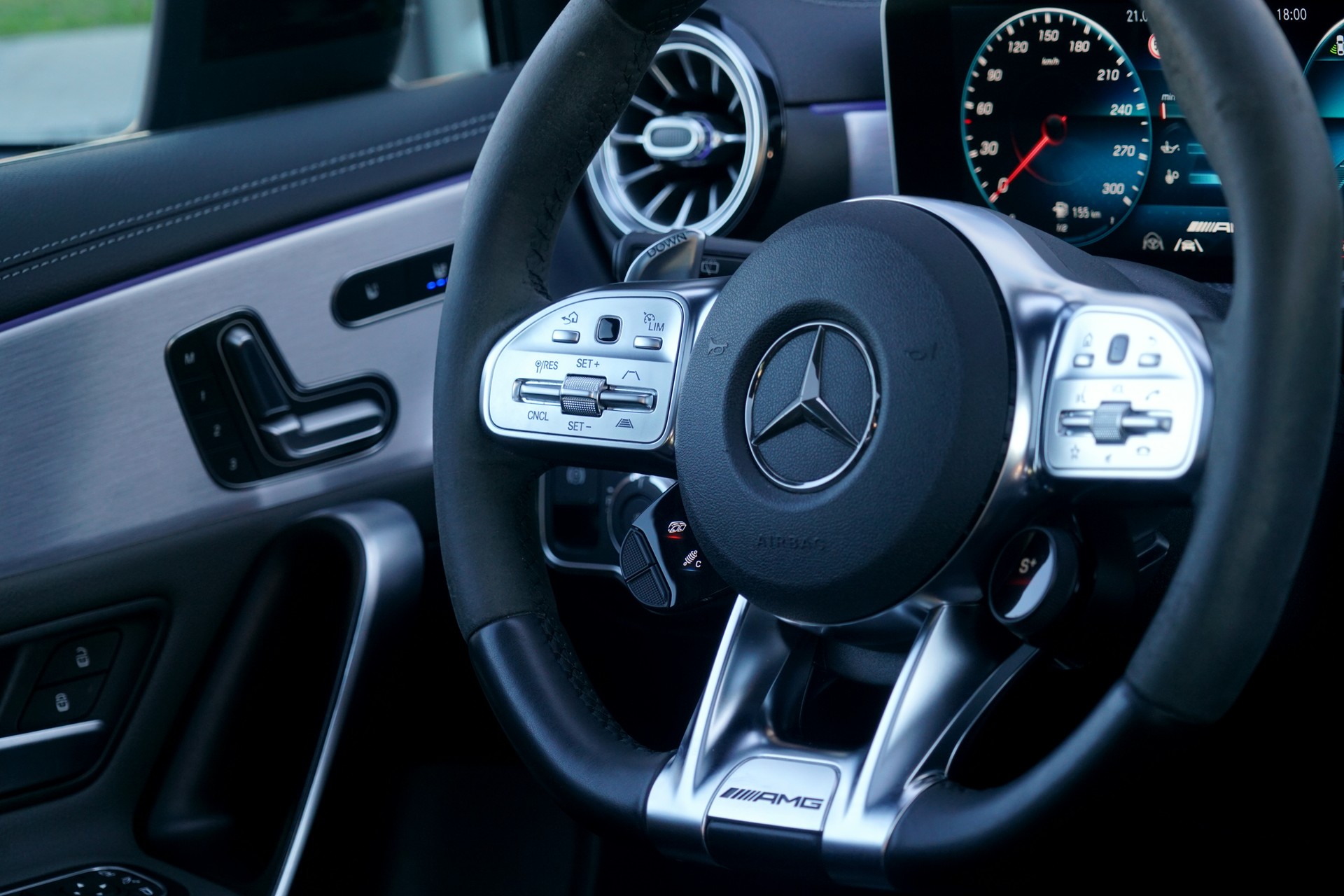 MERCEDES-BENZ A 45 S AMG 4Matic+ Speedshift (CH)-image-6