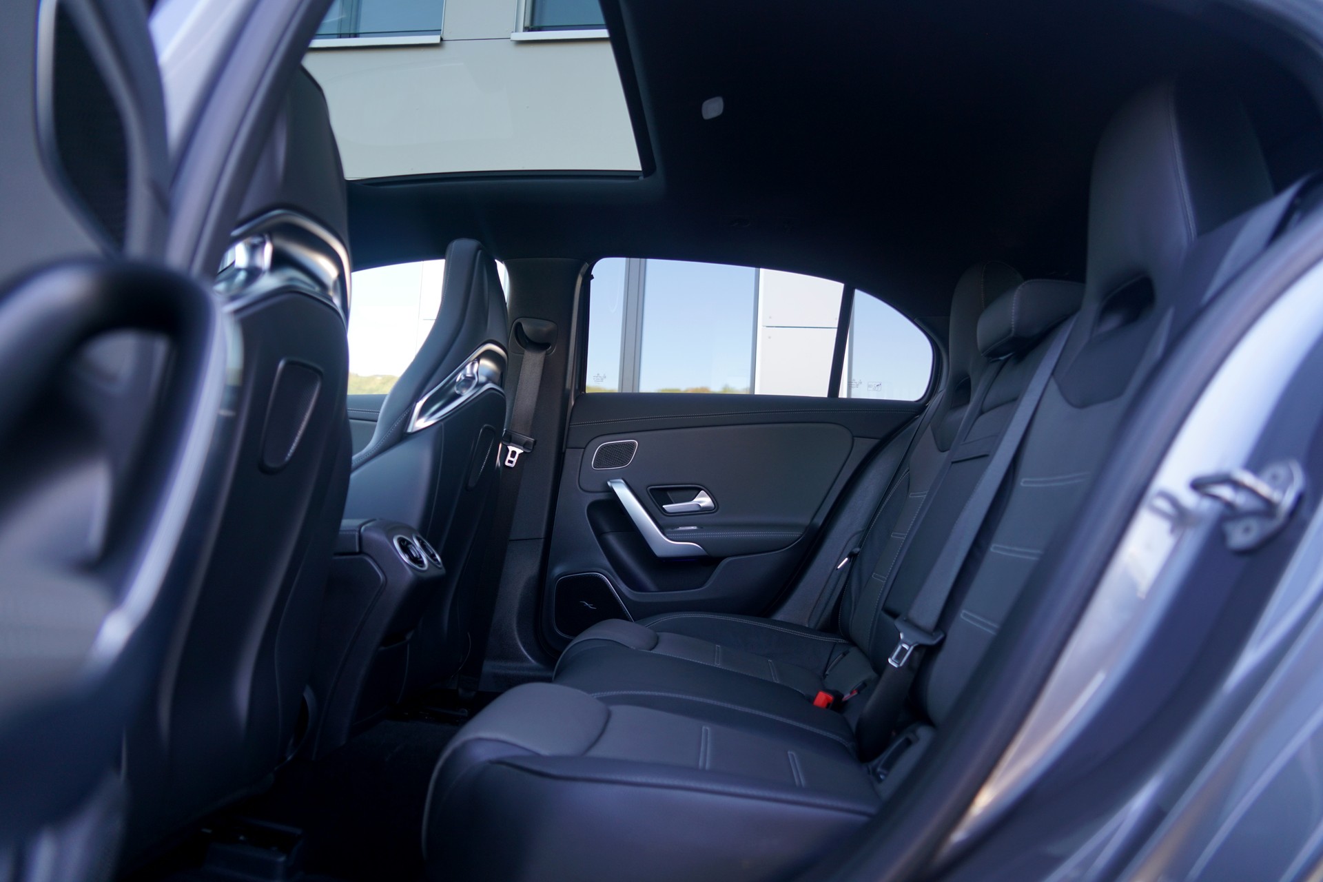MERCEDES-BENZ A 45 S AMG 4Matic+ Speedshift (CH)-image-12