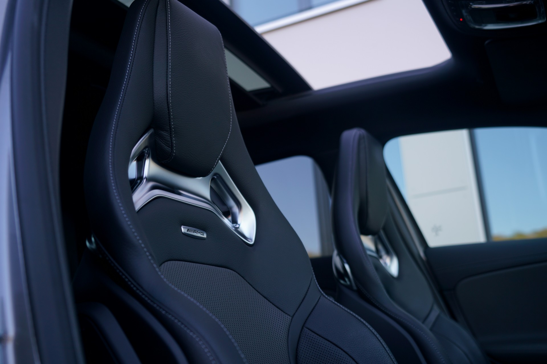 MERCEDES-BENZ A 45 S AMG 4Matic+ Speedshift (CH)-image-4