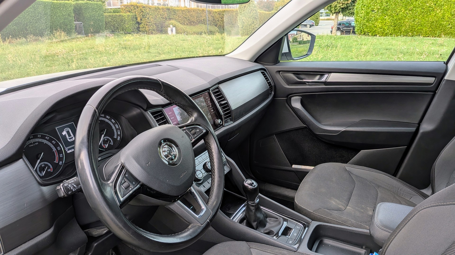 SKODA 2.0 TDI - 4x4 - 7 places-image-4
