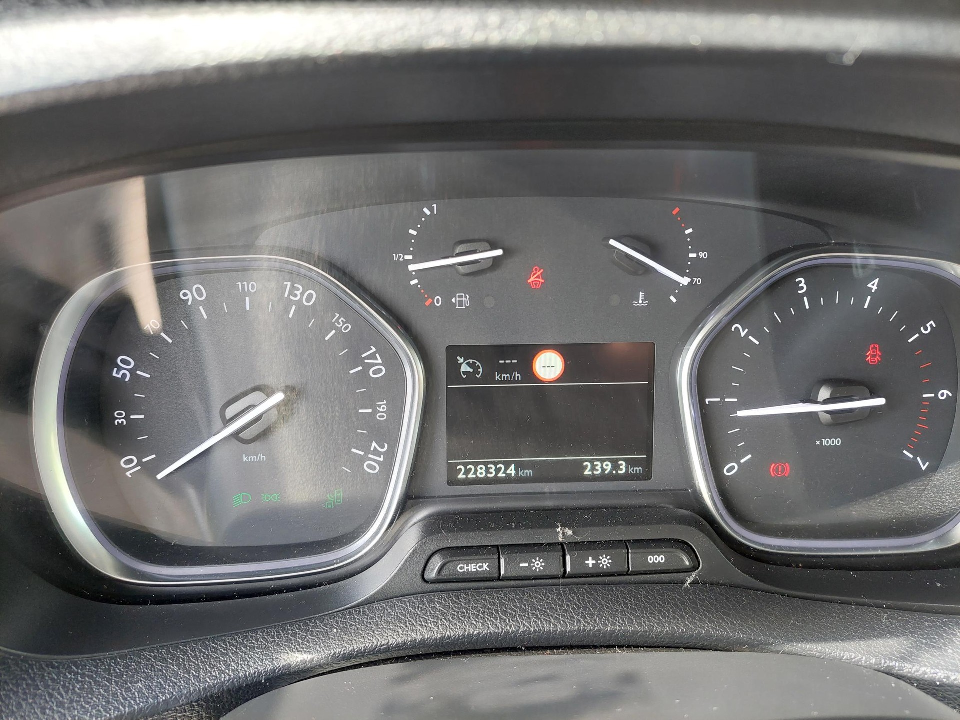 CITROEN JUMPY-image-8