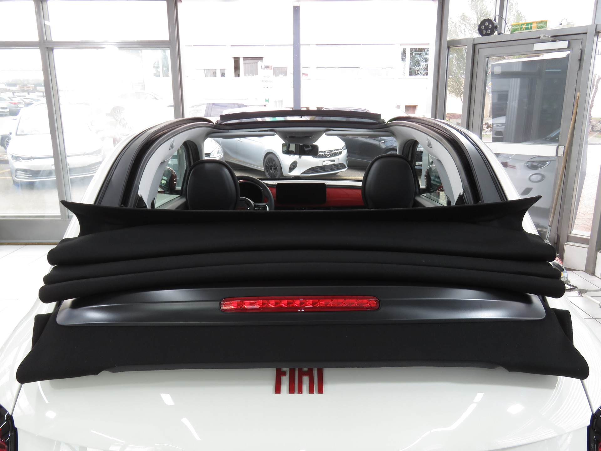 FIAT 500 C electric 87 kW Swiss Edition (Automat) (RW 298 km)-image-6