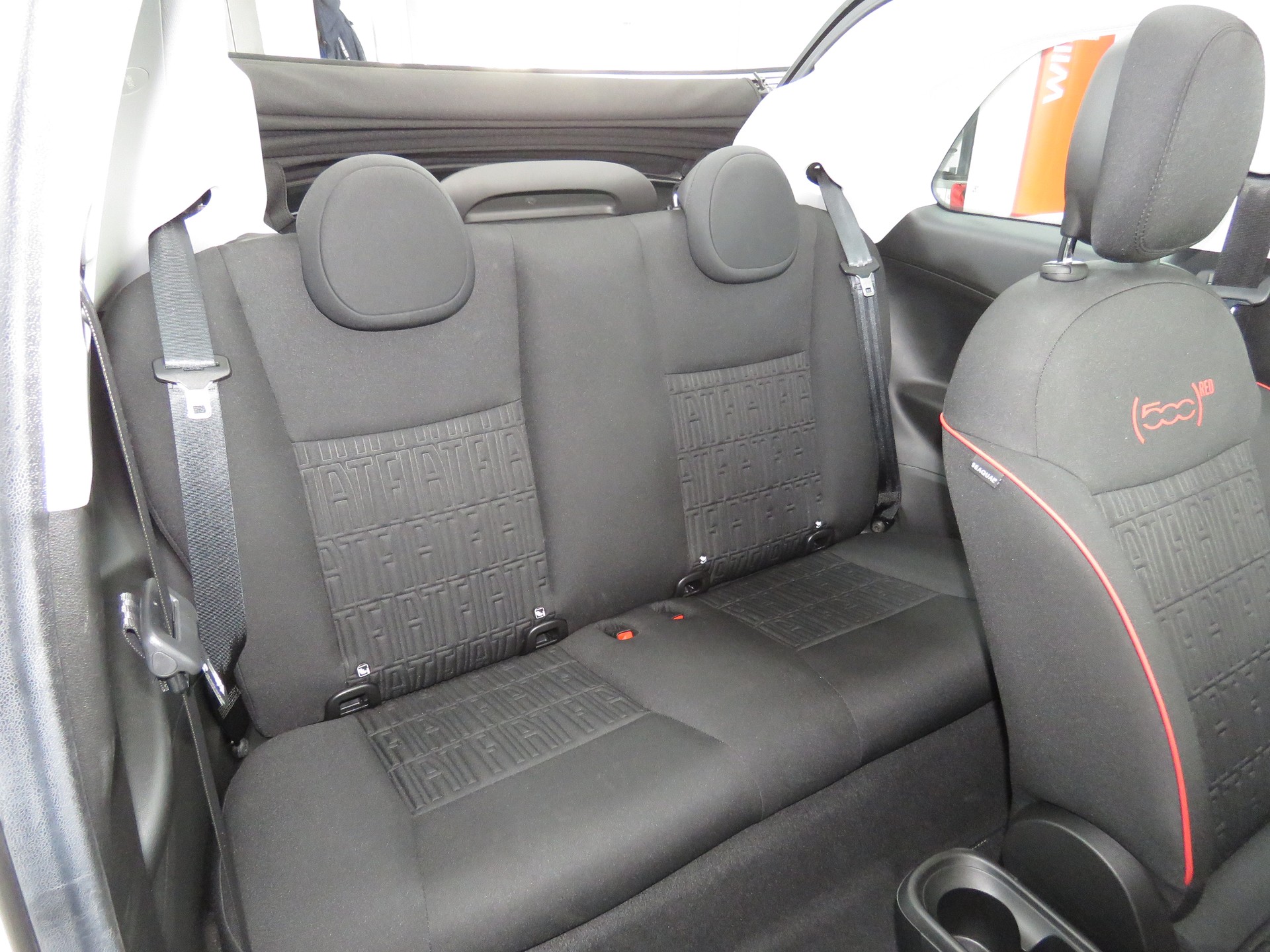 FIAT 500 C electric 87 kW Swiss Edition (Automat) (RW 298 km)-image-12