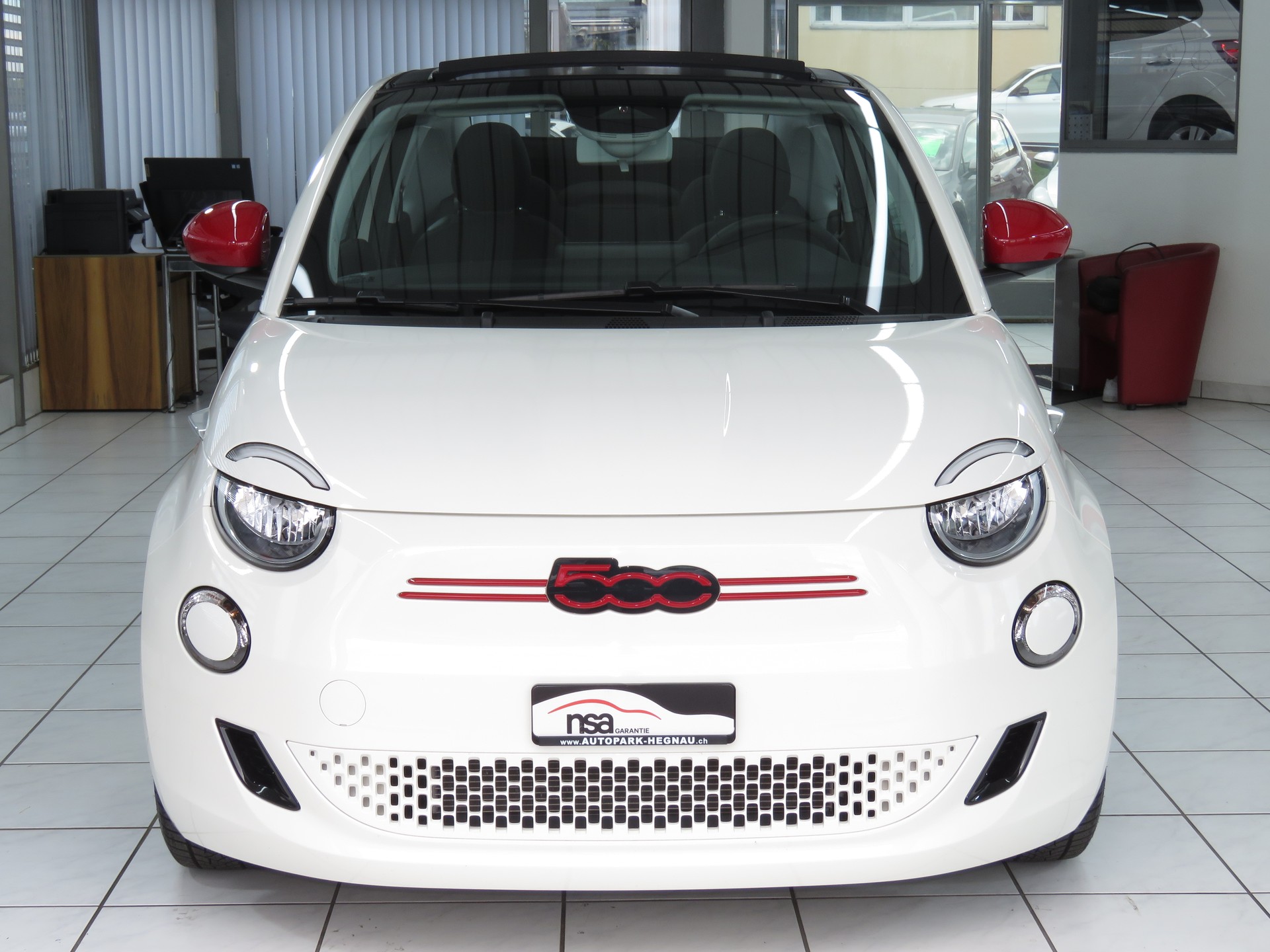 FIAT 500 C electric 87 kW Swiss Edition (Automat) (RW 298 km)-image-1