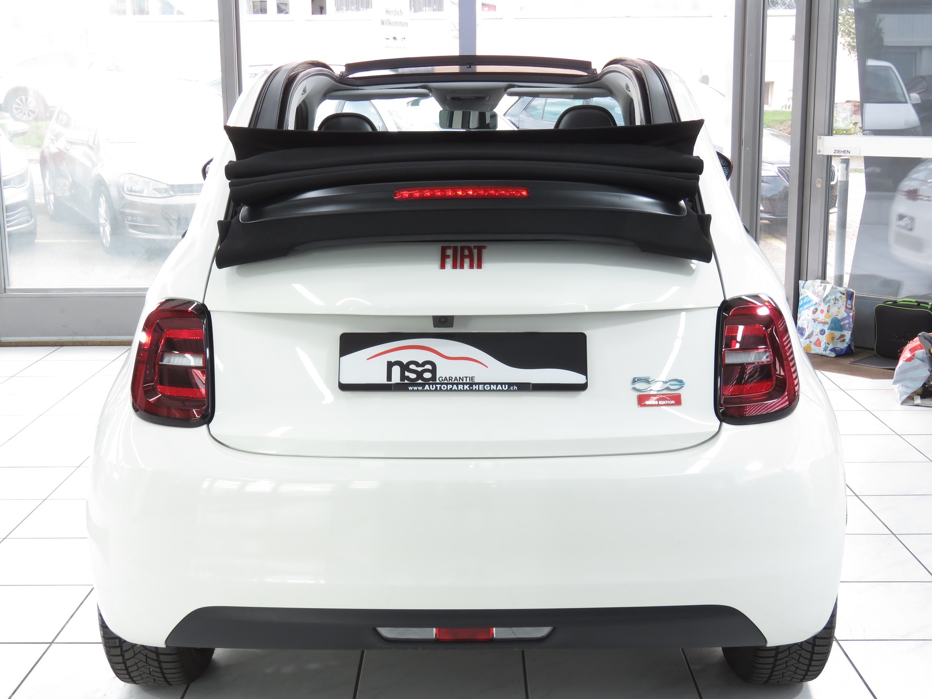 FIAT 500 C electric 87 kW Swiss Edition (Automat) (RW 298 km)-image-4