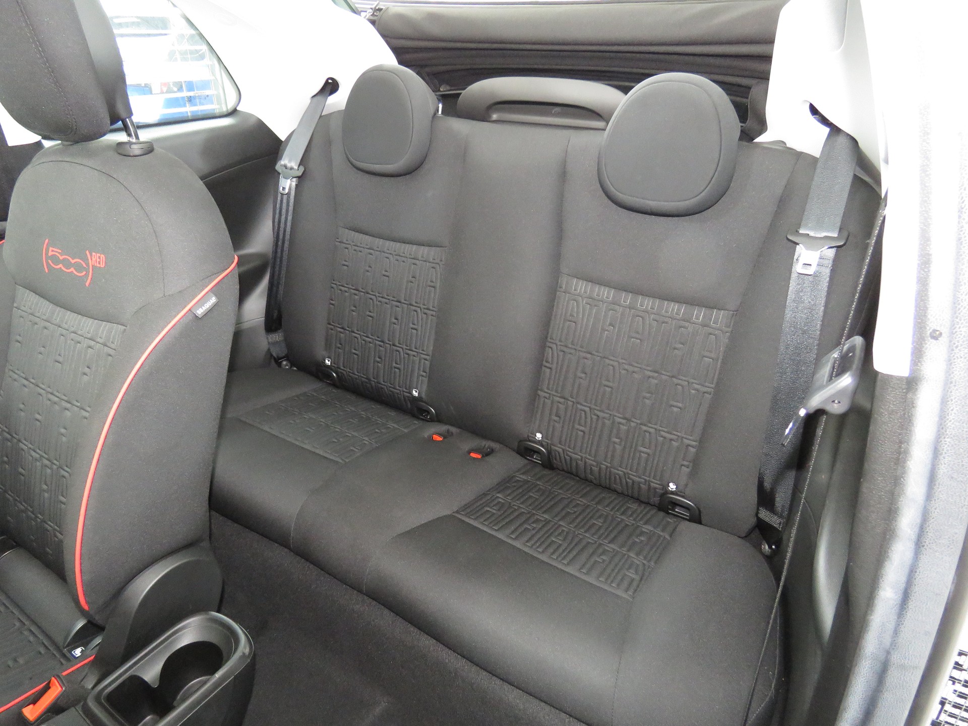 FIAT 500 C electric 87 kW Swiss Edition (Automat) (RW 298 km)-image-9