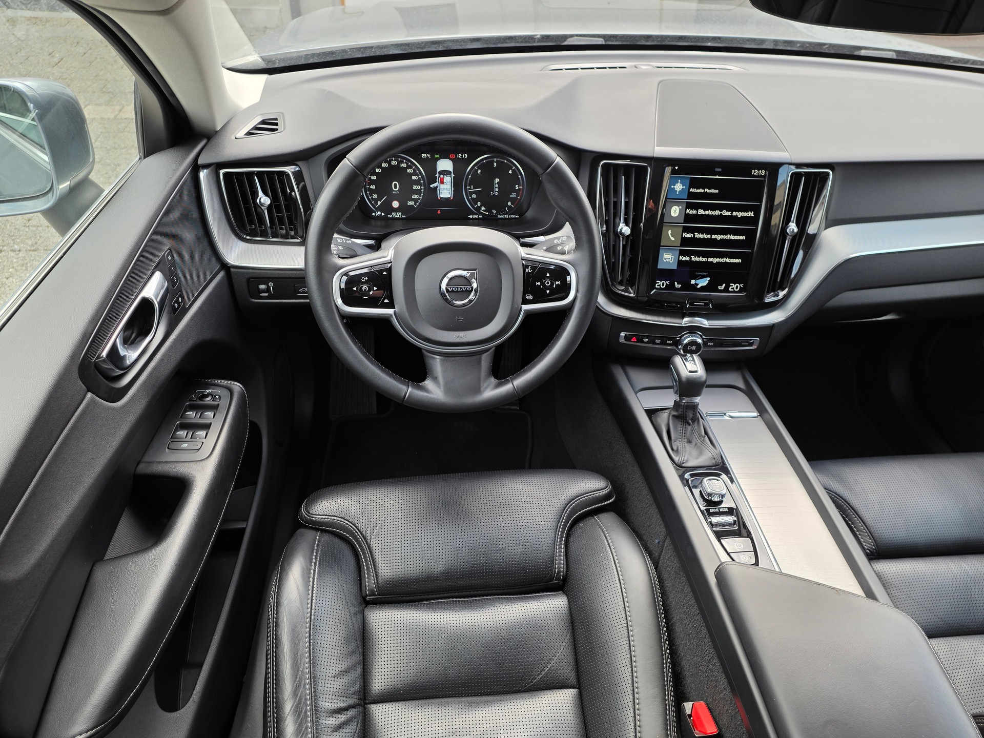 VOLVO XC60 D5 AWD Inscription Geartronic-image-11