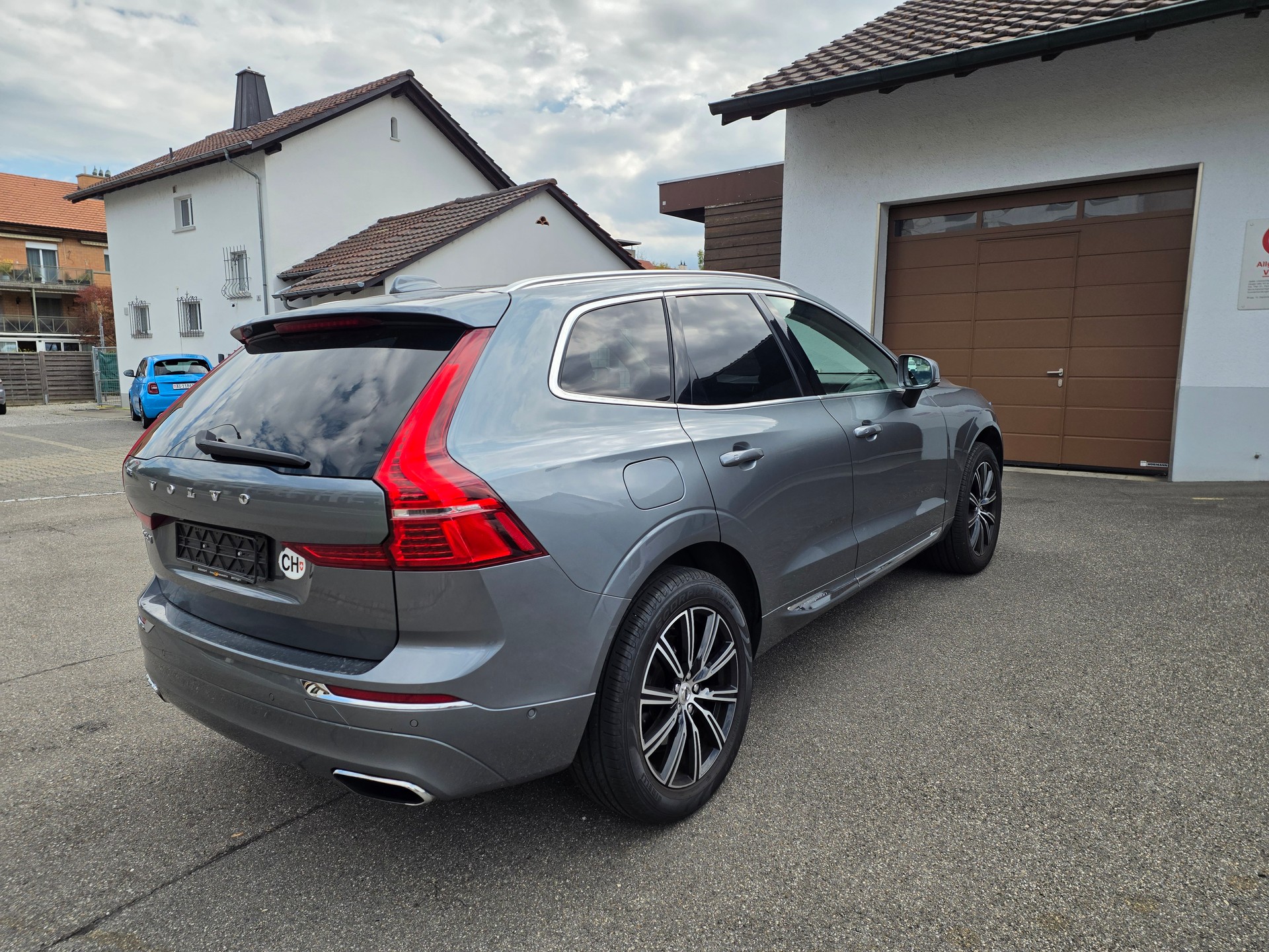 VOLVO XC60 D5 AWD Inscription Geartronic-image-2