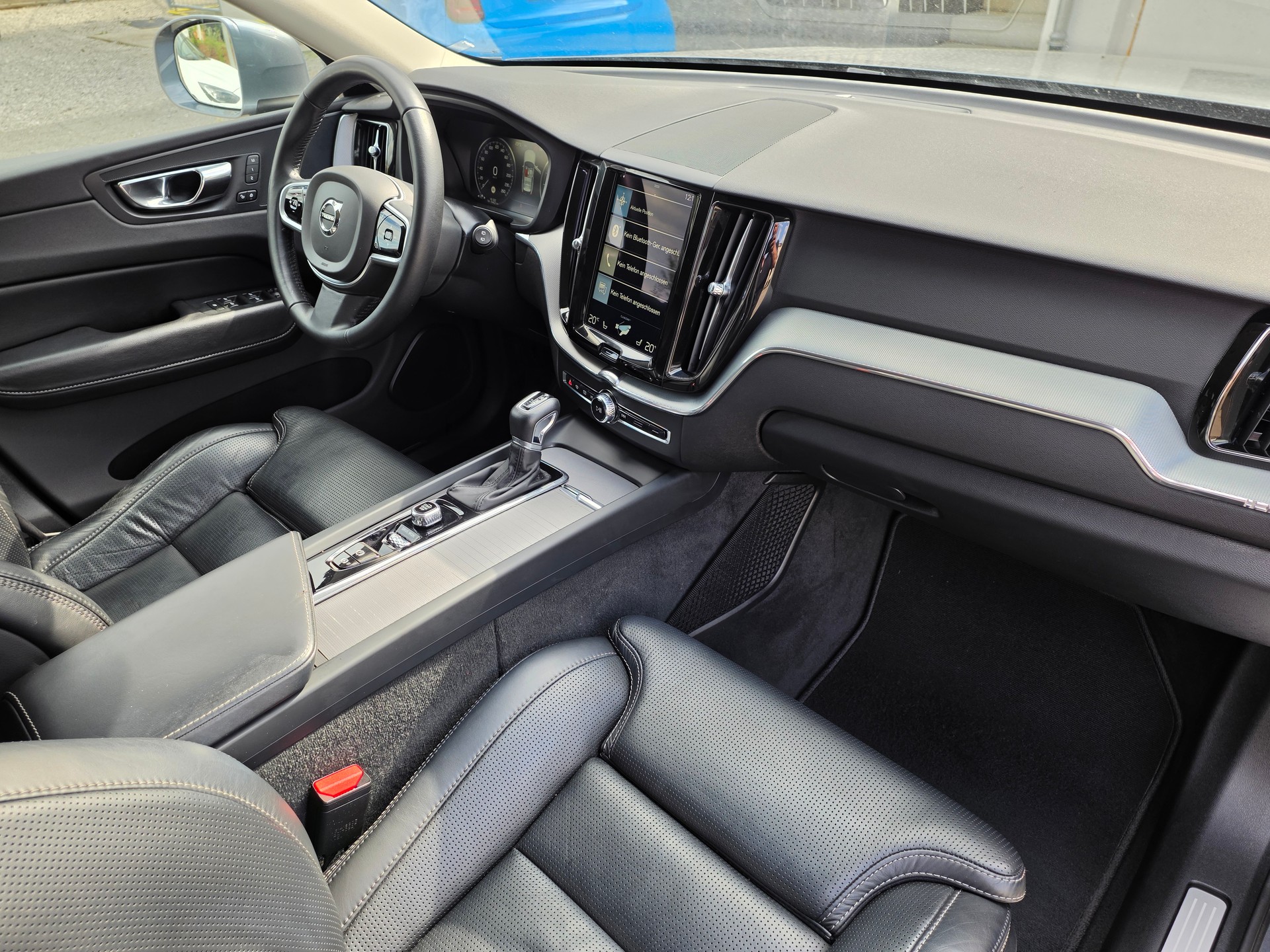 VOLVO XC60 D5 AWD Inscription Geartronic-image-13
