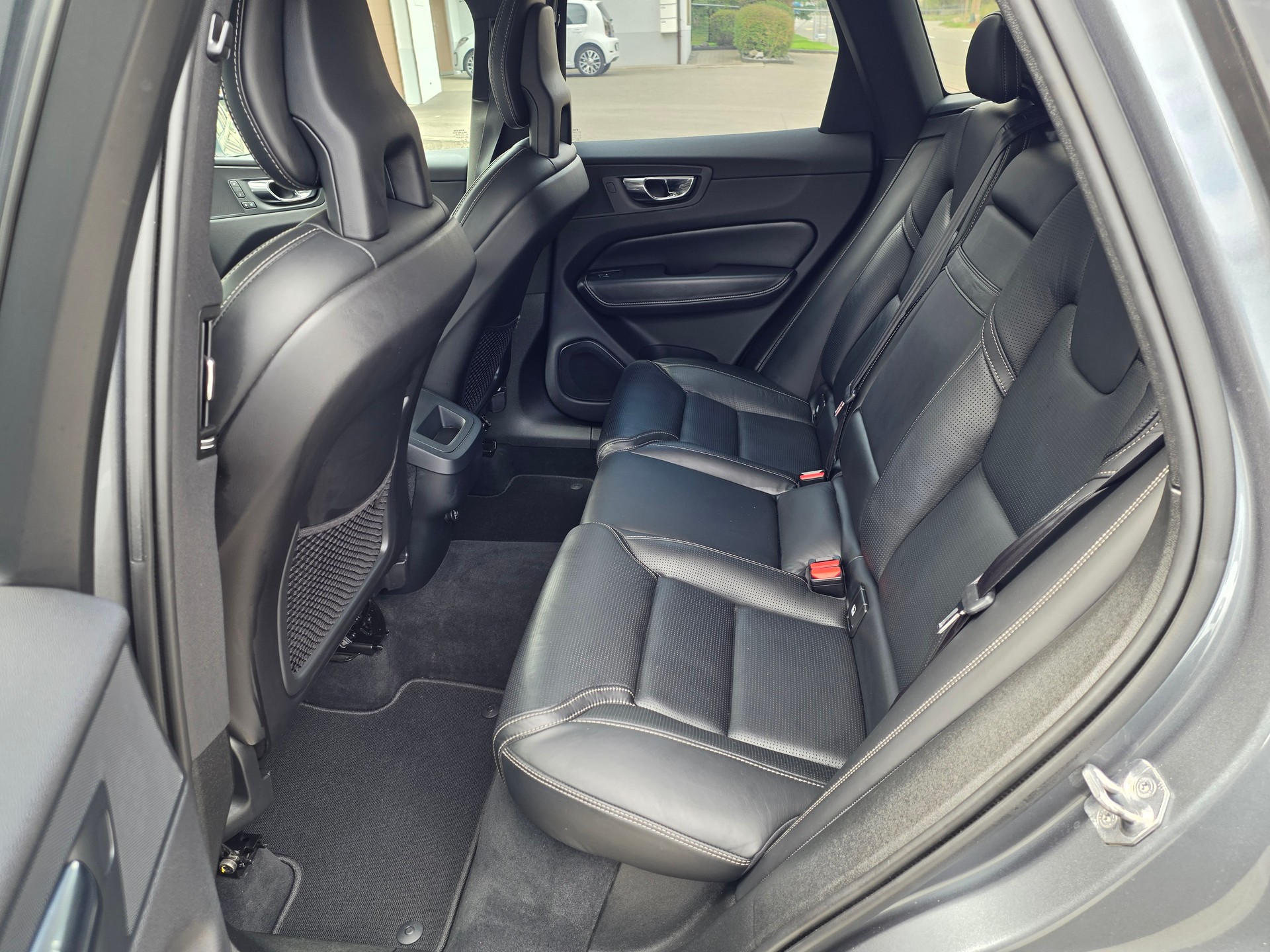 VOLVO XC60 D5 AWD Inscription Geartronic-image-10