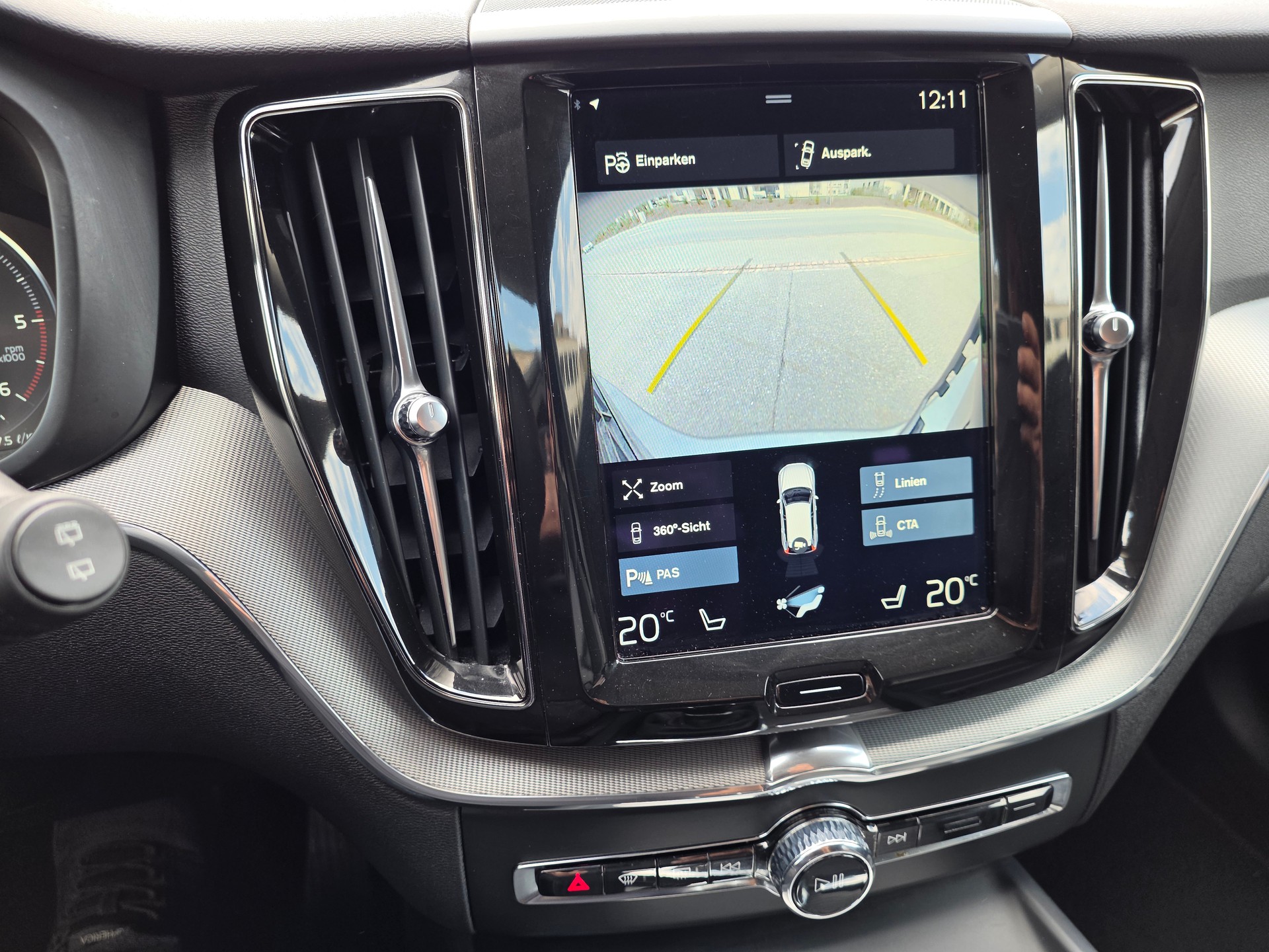 VOLVO XC60 D5 AWD Inscription Geartronic-image-8