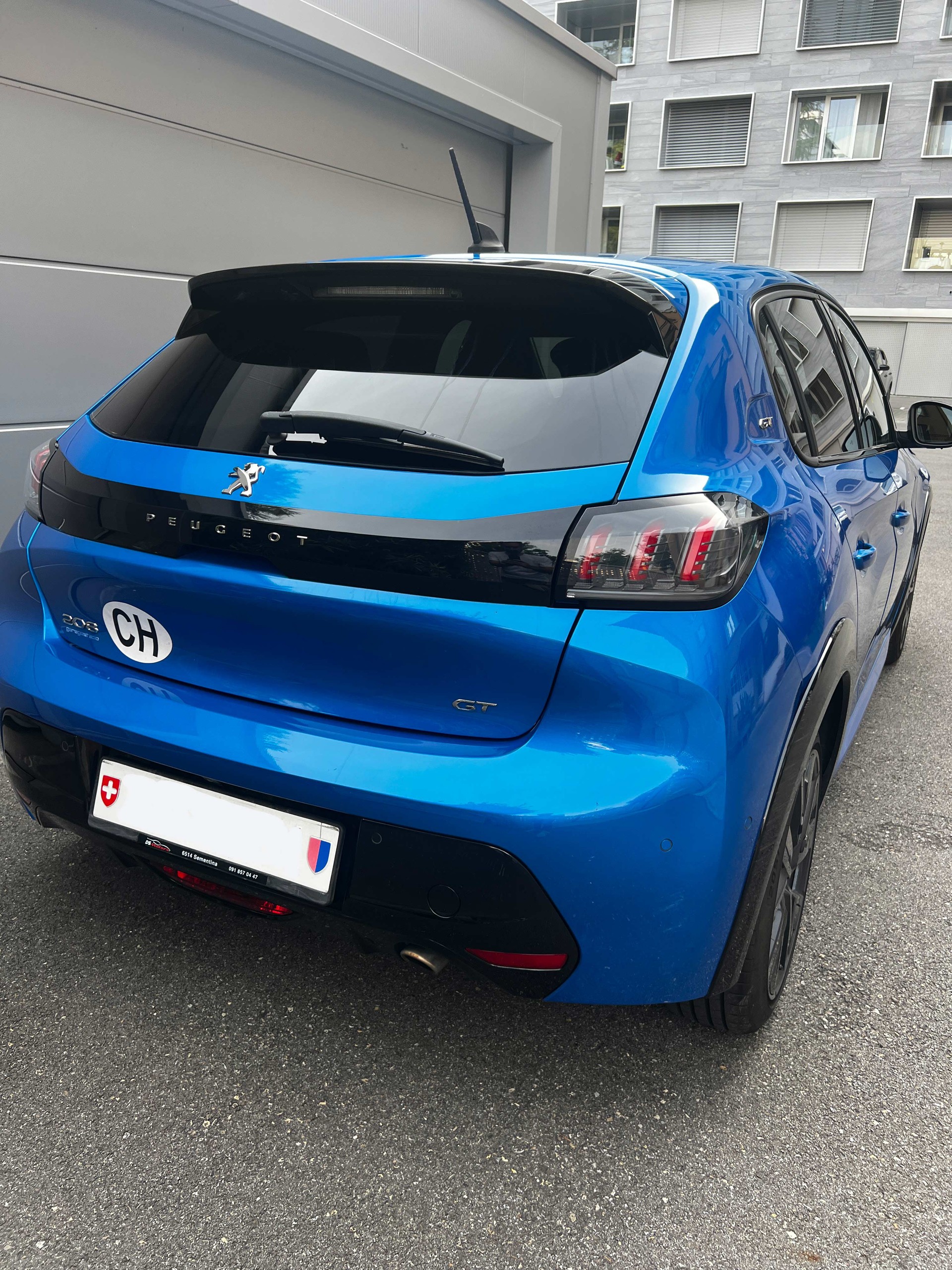 PEUGEOT 1.2 PureTech 100 GT Pack-image-0