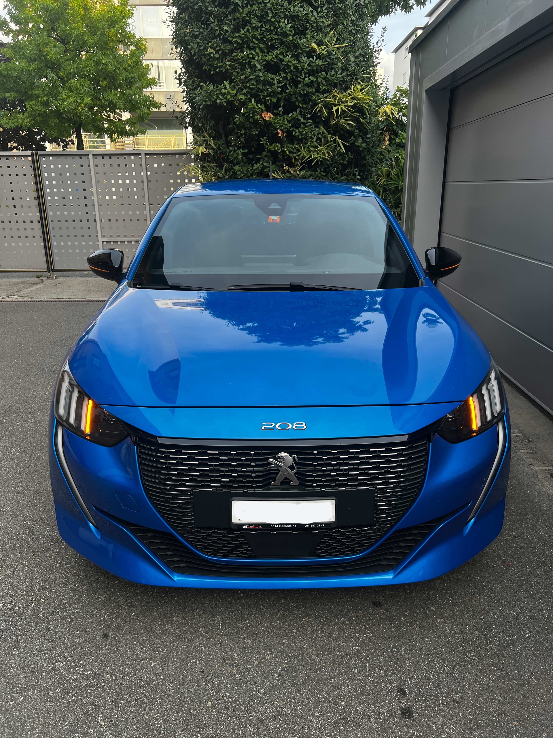 PEUGEOT 1.2 PureTech 100 GT Pack-image-2