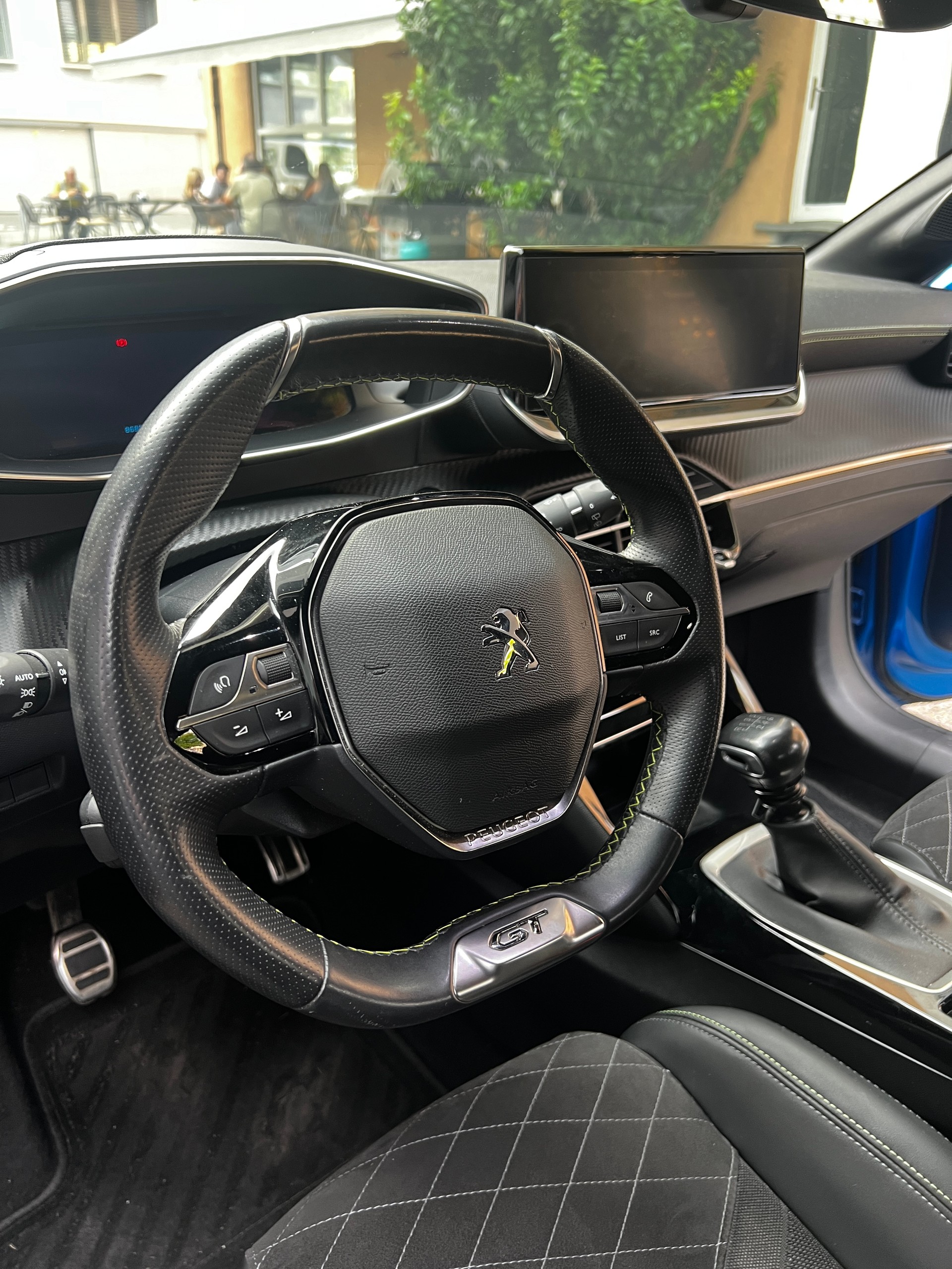 PEUGEOT 1.2 PureTech 100 GT Pack-image-4