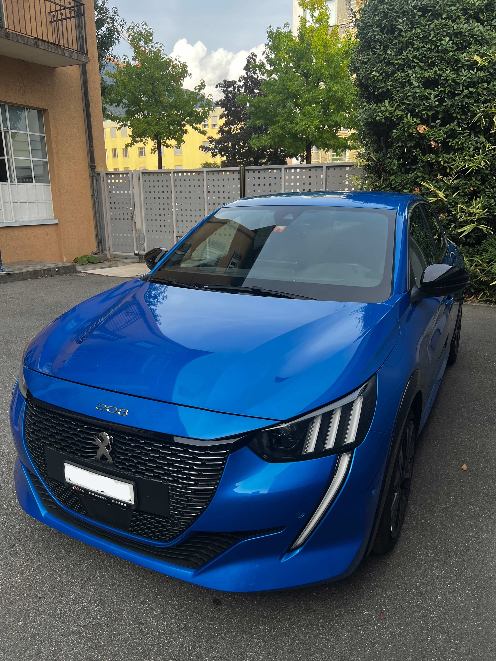 PEUGEOT 1.2 PureTech 100 GT Pack-image-1