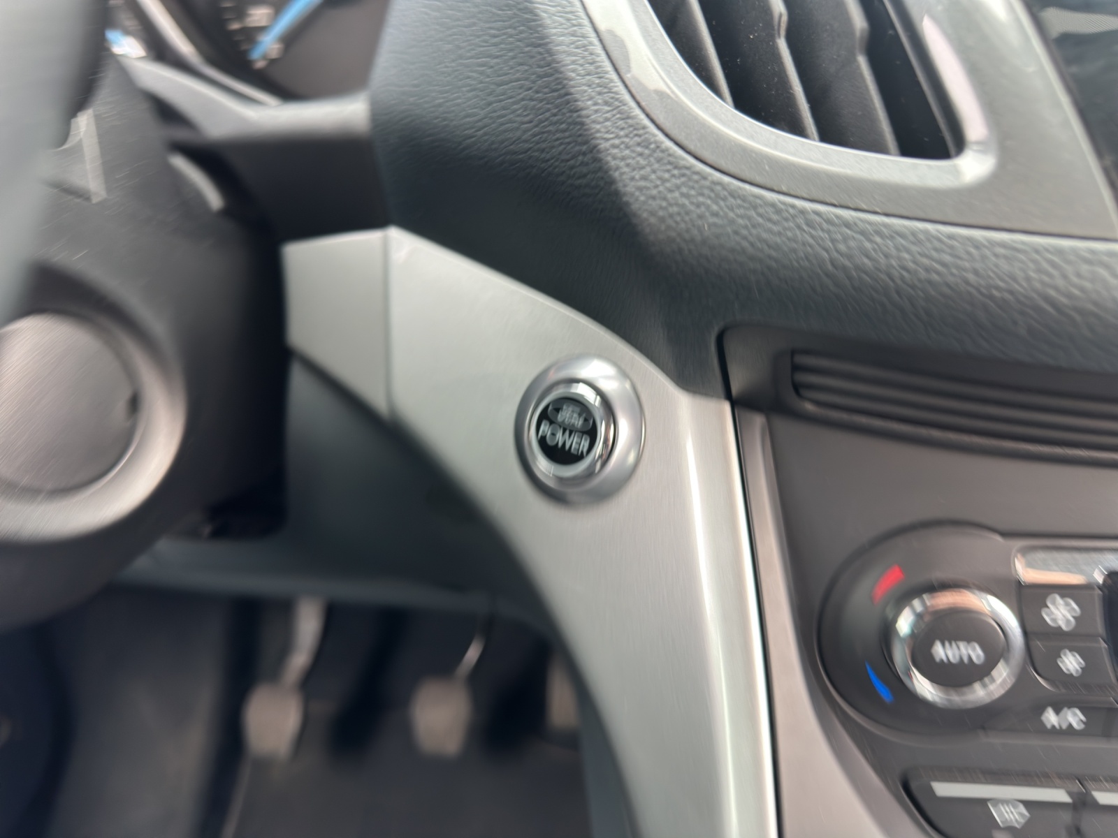 FORD C-Max 1.6 SCTi Titanium-image-12