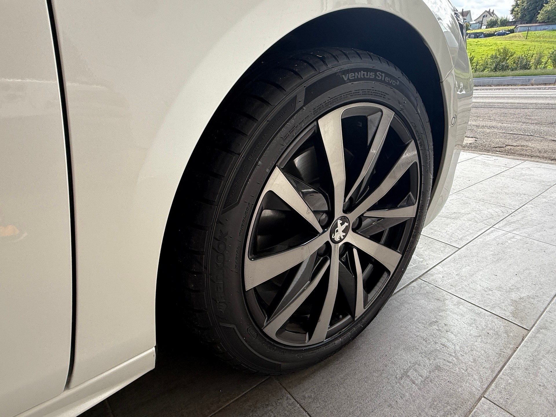 PEUGEOT 508 SW 2.0 Blue HDI GT Line EAT8 Ab 250.- pro Monat Sitzheizung vorne und hinten-image-21