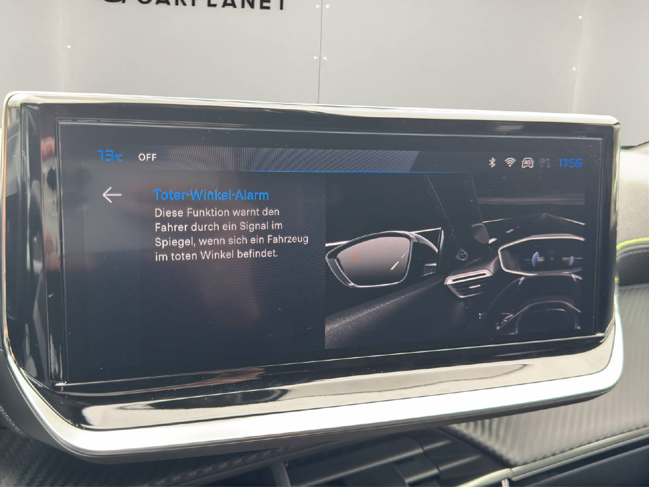 PEUGEOT 2008 1.2 Hybrid 145 GT-image-16