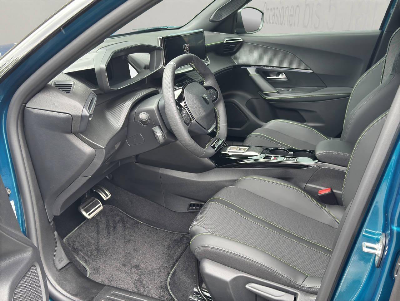 PEUGEOT 2008 1.2 Hybrid 145 GT-image-3