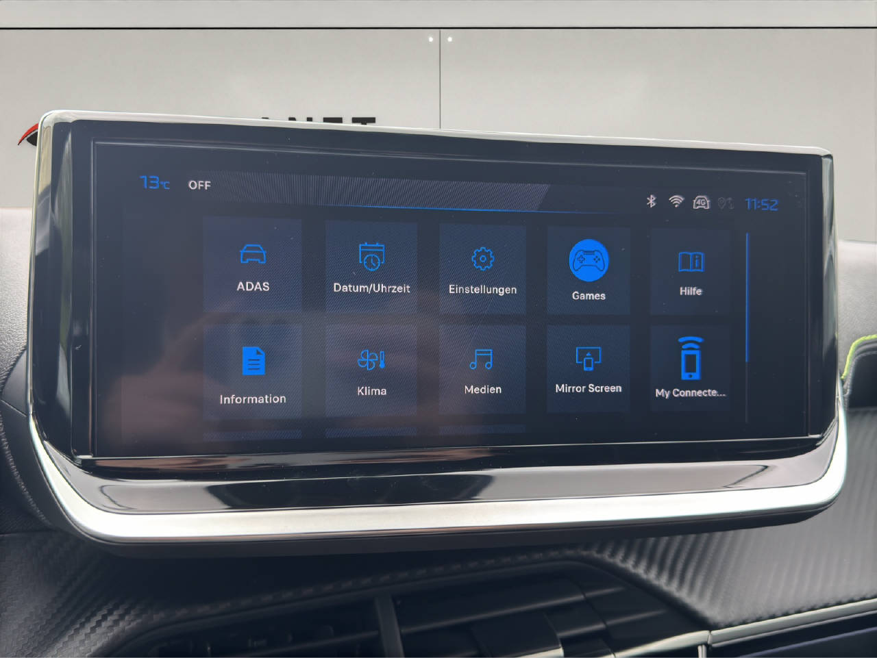 PEUGEOT 2008 1.2 Hybrid 145 GT-image-15