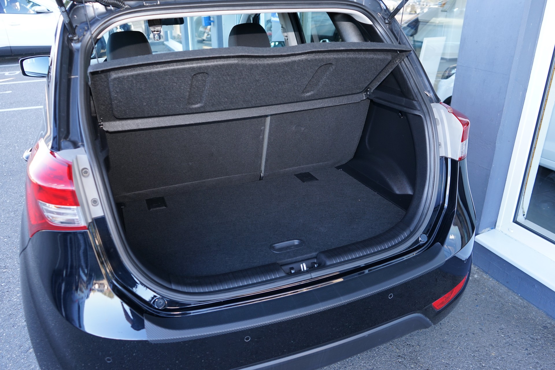 HYUNDAI iX20 1.6 Amplia Automatic-image-15