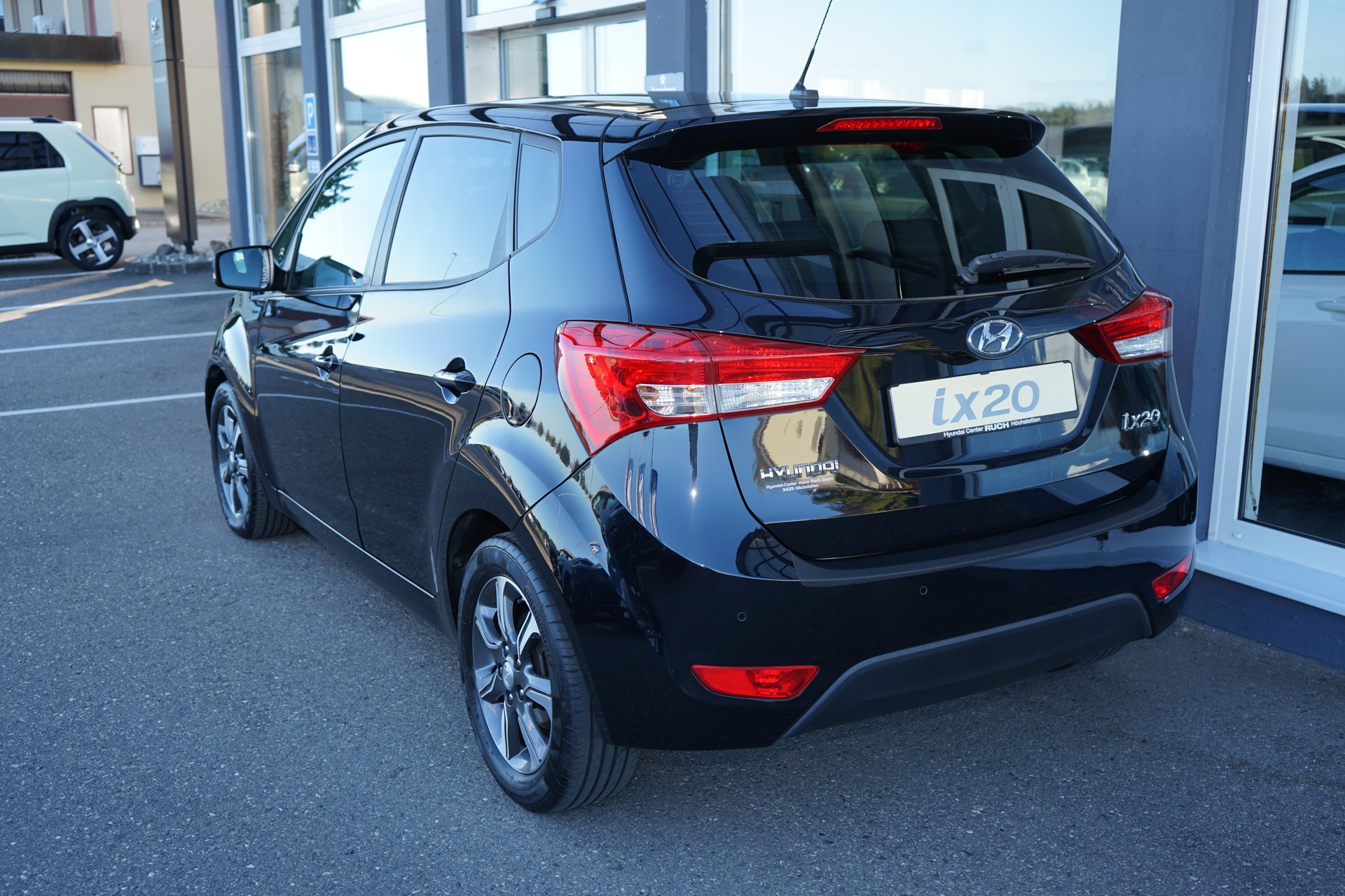 HYUNDAI iX20 1.6 Amplia Automatic-image-6