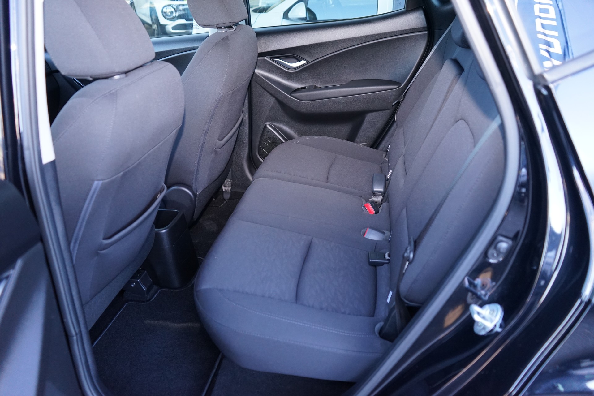 HYUNDAI iX20 1.6 Amplia Automatic-image-14