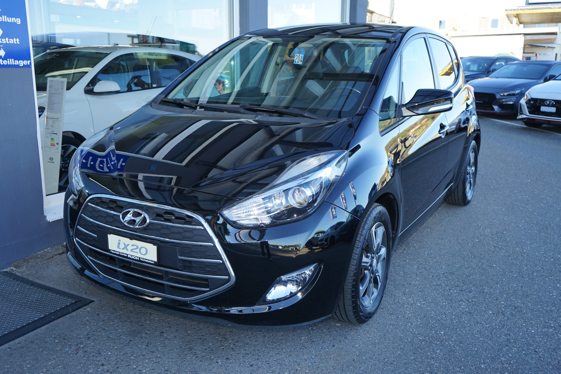 HYUNDAI iX20 1.6 Amplia Automatic-image-1