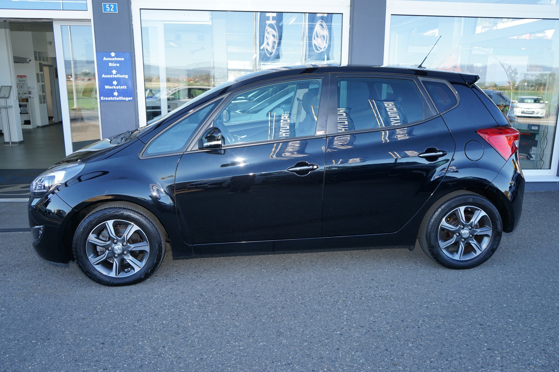 HYUNDAI iX20 1.6 Amplia Automatic-image-4