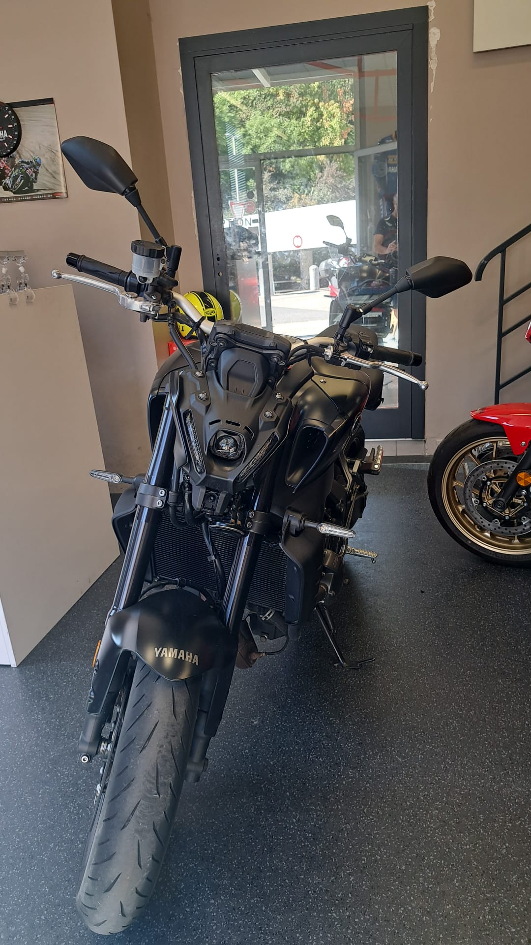 YAMAHA MT-09
