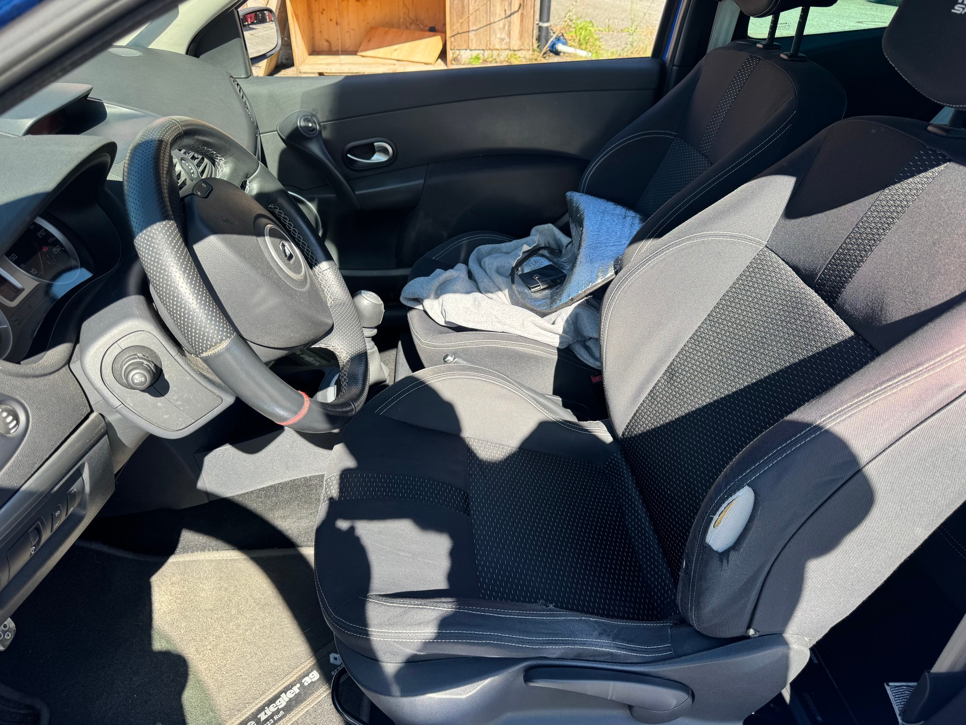 RENAULT Clio 2.0 16V Sport-image-9