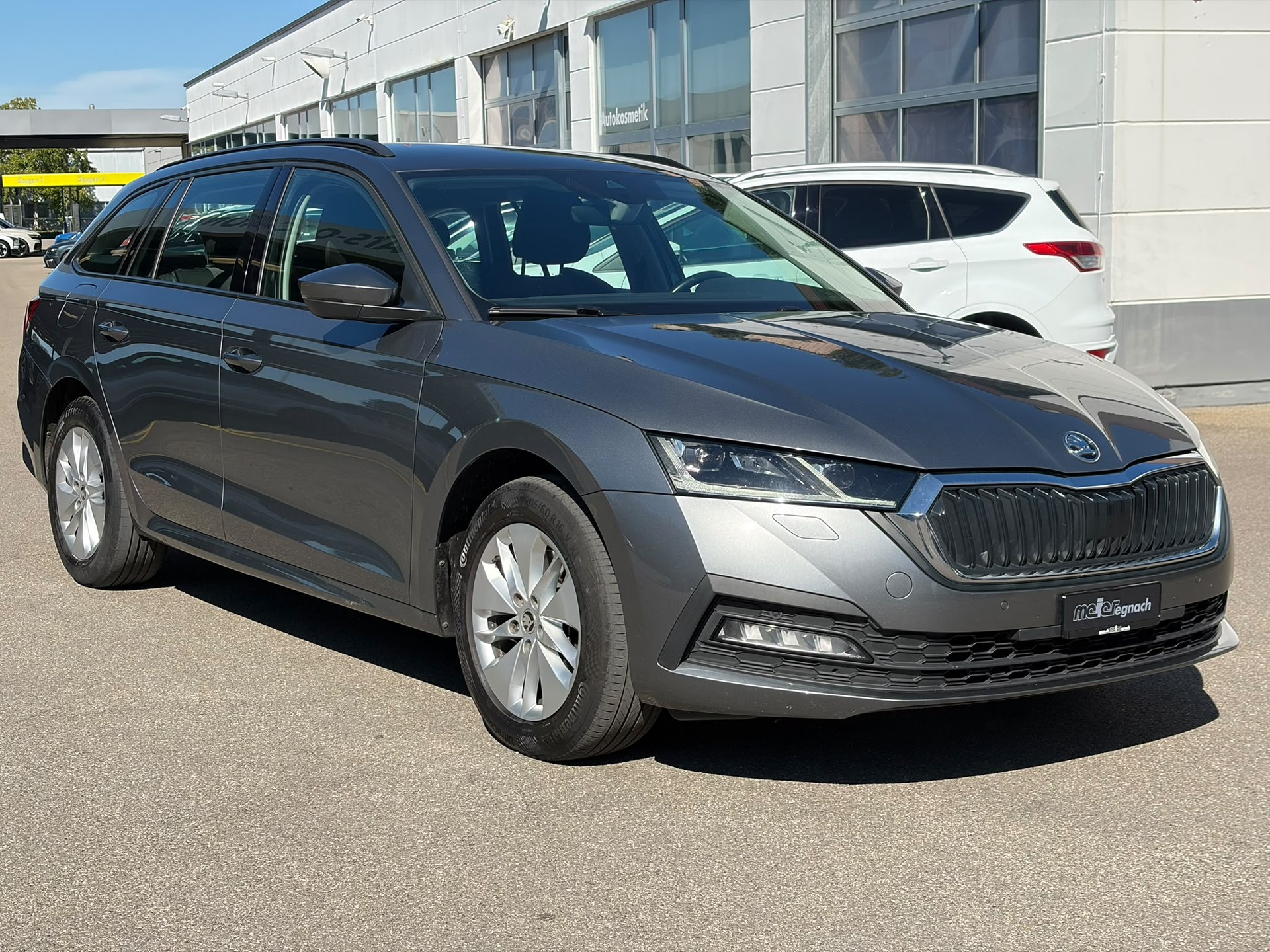 SKODA Octavia Combi 2.0 TDI DSG Ambition 4x4-image-2