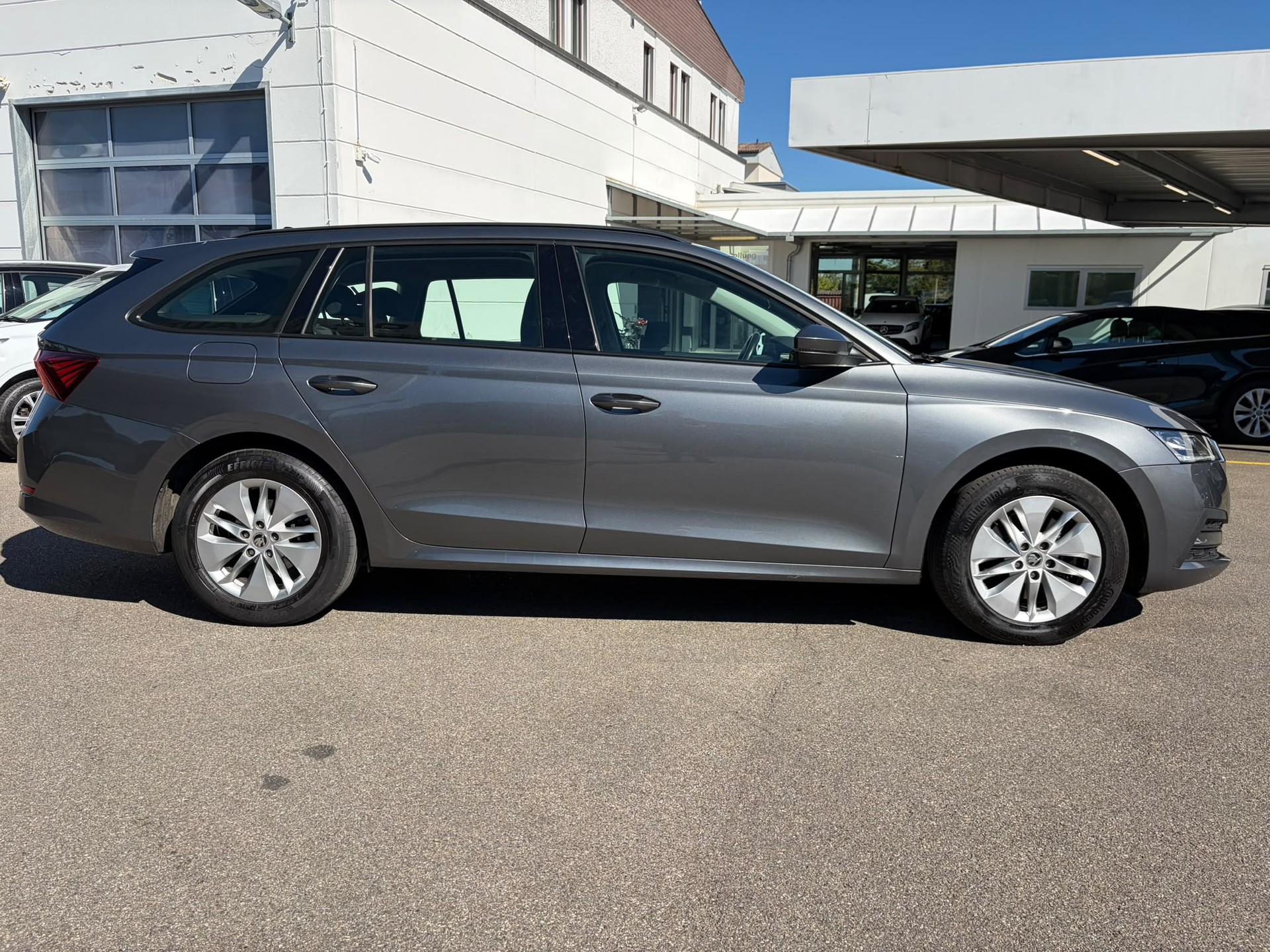 SKODA Octavia Combi 2.0 TDI DSG Ambition 4x4-image-4