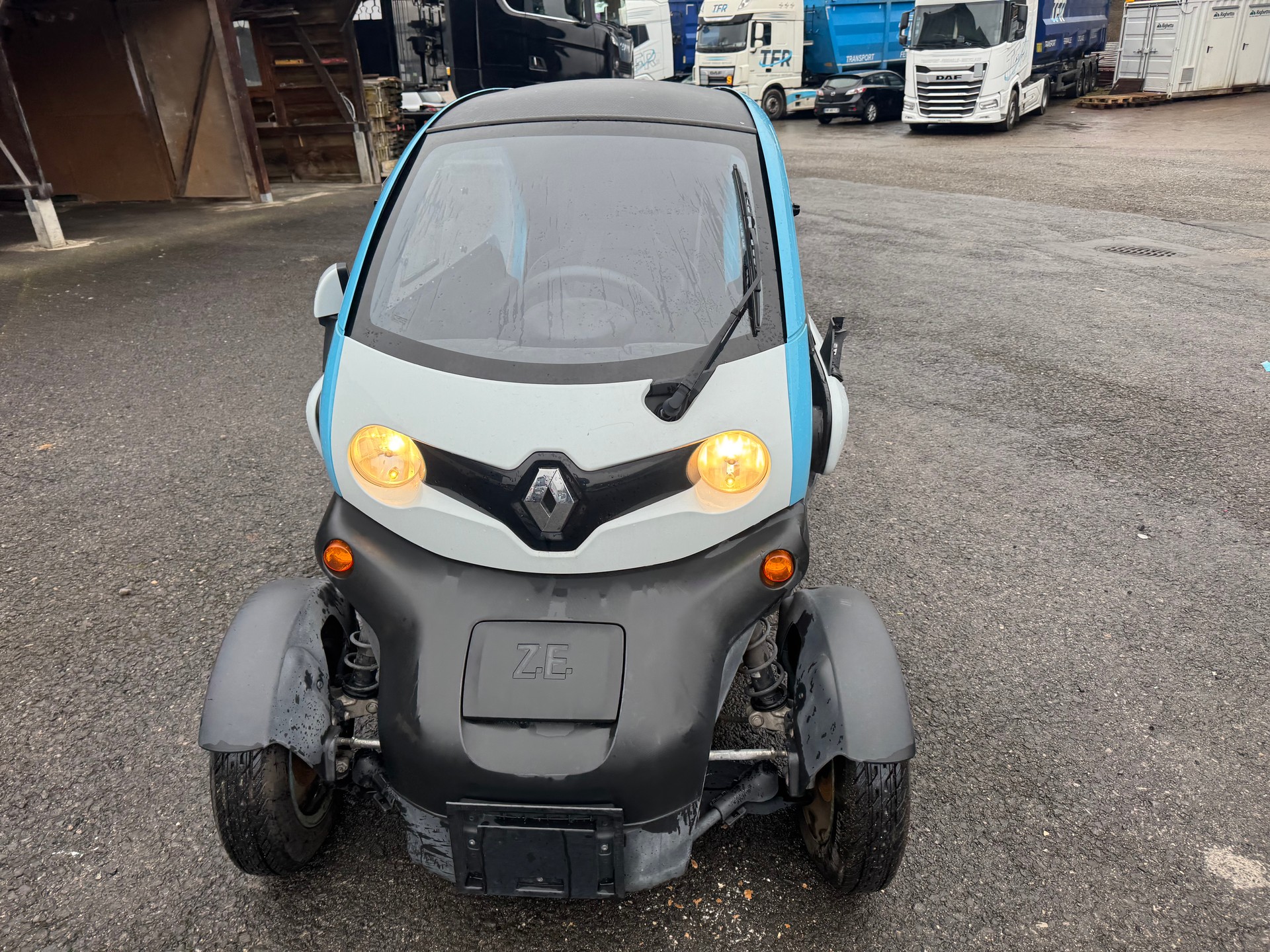 RENAULT Twizy Z.E. FP Sport Edition (incl. Battery)-image-1