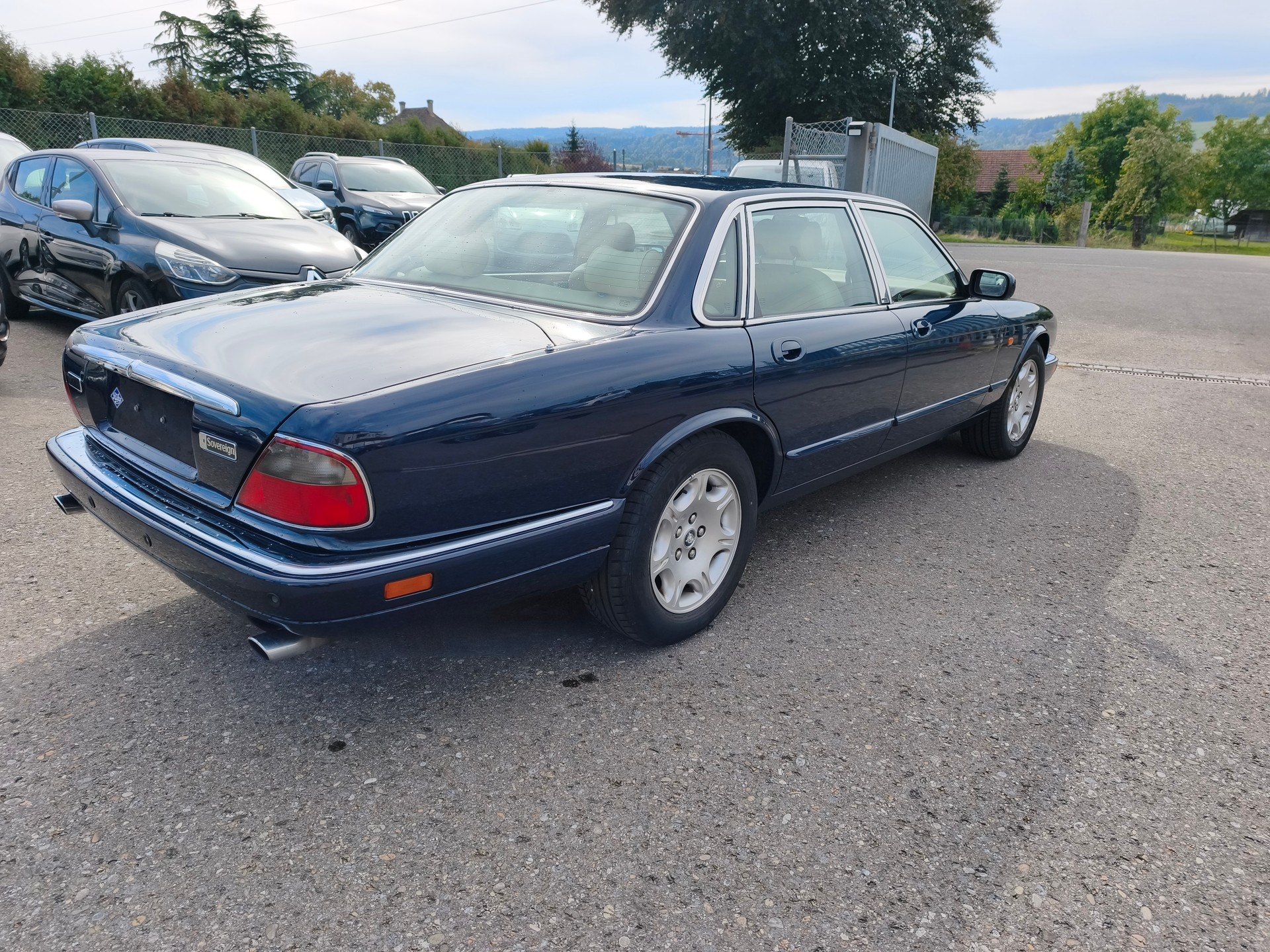 JAGUAR XJ 4.0 Sovereign-image-5