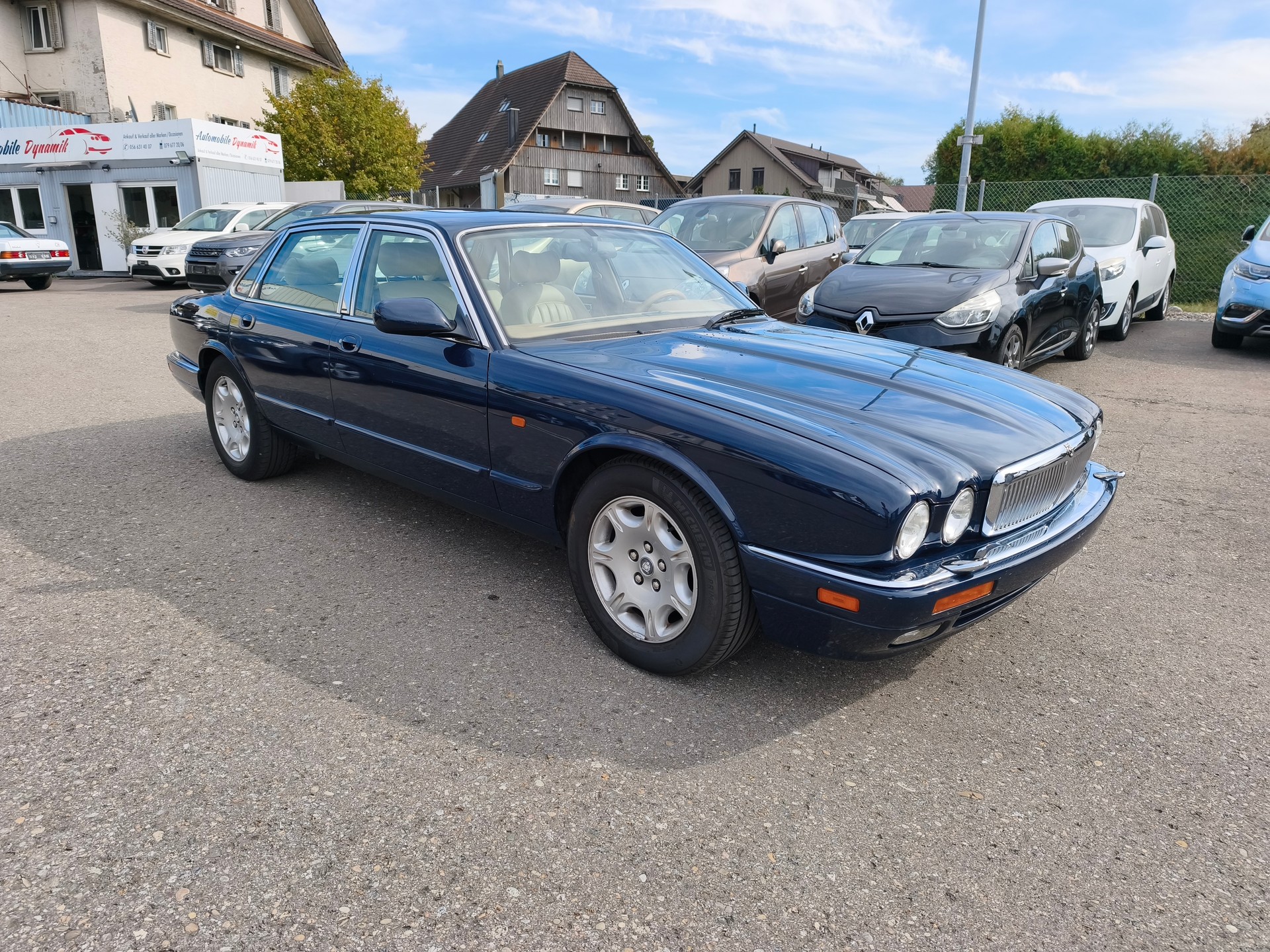JAGUAR XJ 4.0 Sovereign-image-2