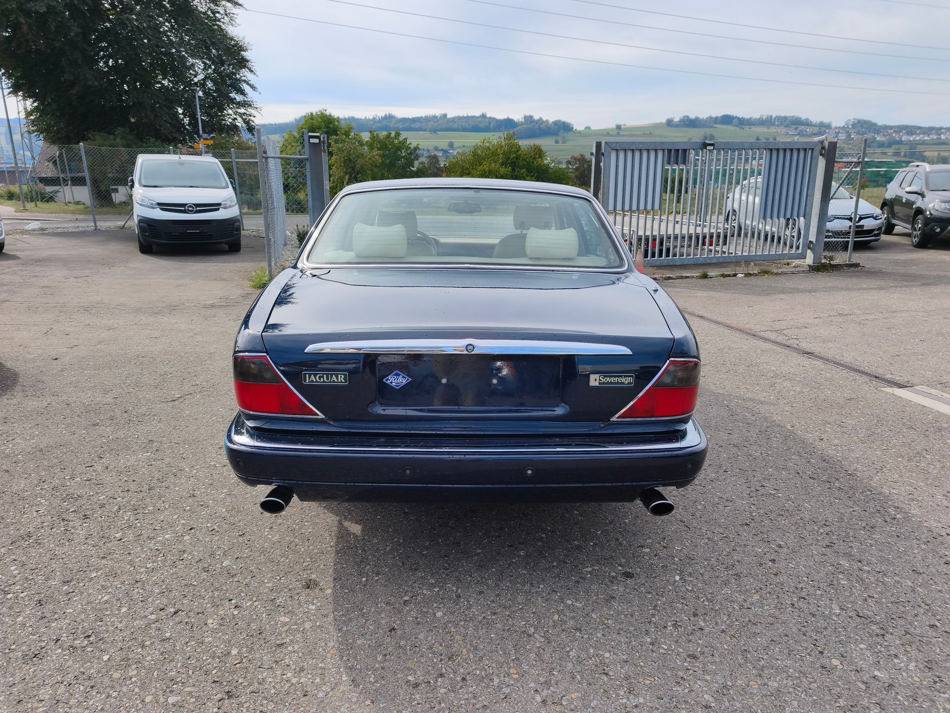 JAGUAR XJ 4.0 Sovereign-image-6